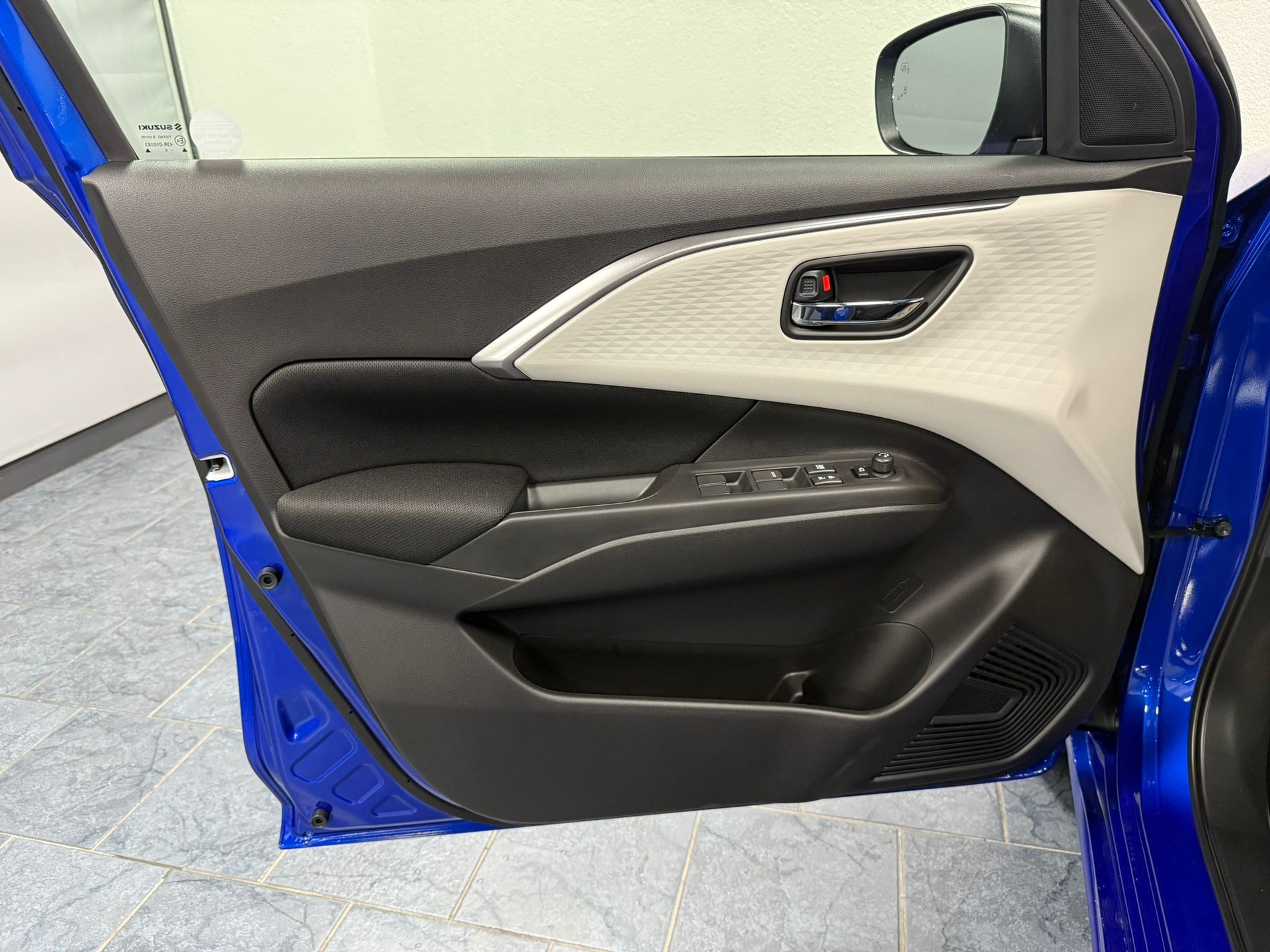 SUZUKI Swift 1.2 Compact Top Hybrid CVT-image-9