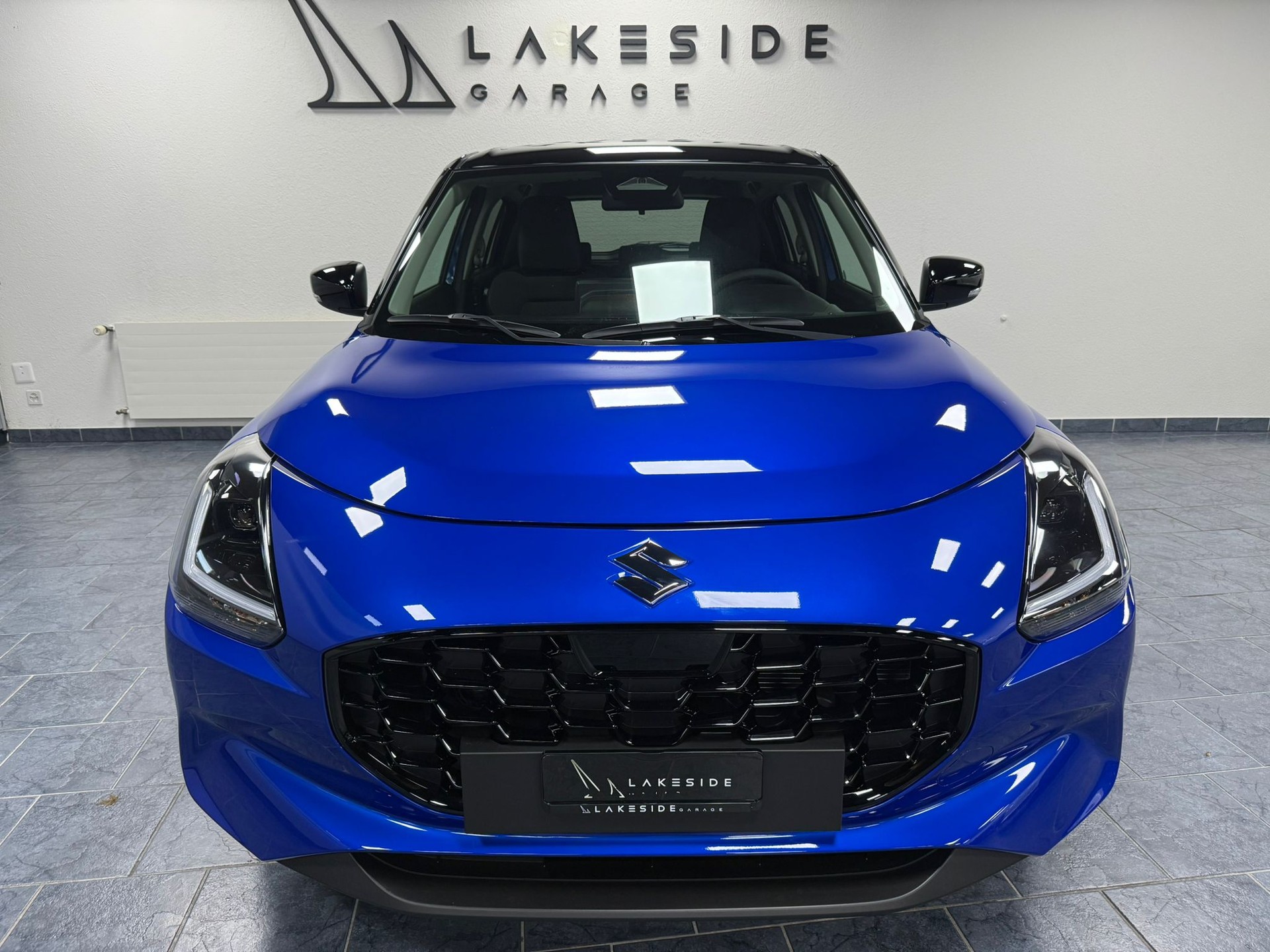SUZUKI Swift 1.2 Compact Top Hybrid CVT-showroom-element-1