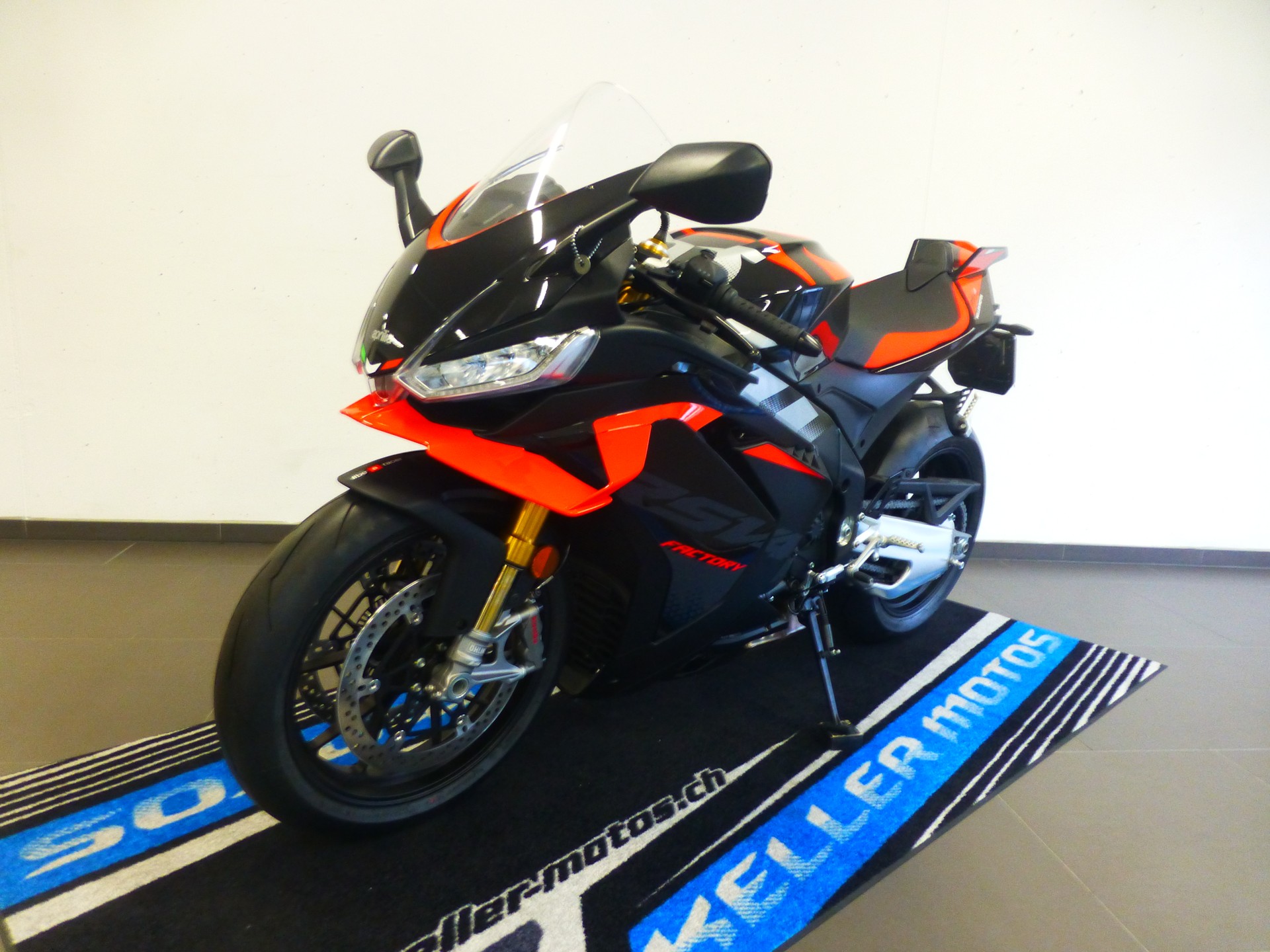 APRILIA RSV4 1100 E5+ Factory-image-11