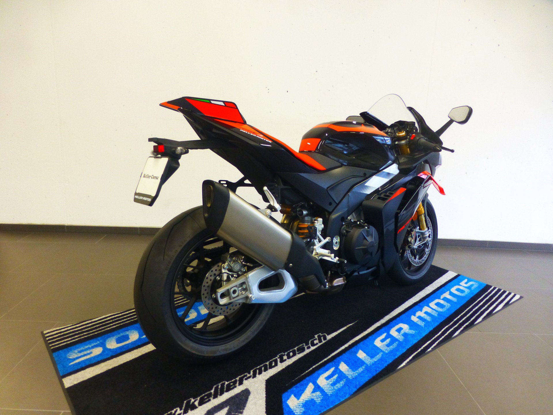 APRILIA RSV4 1100 E5+ Factory-image-13