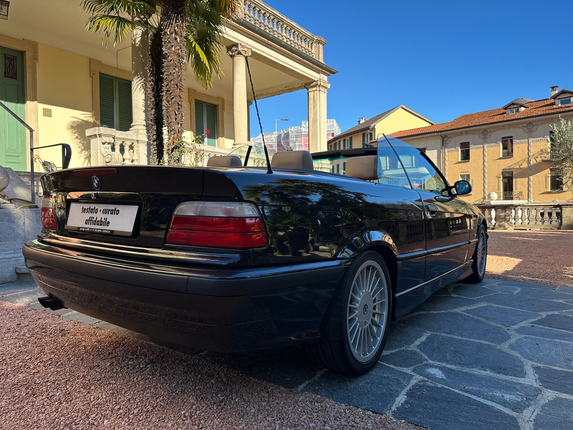BMW 328i Cabrio-image-3