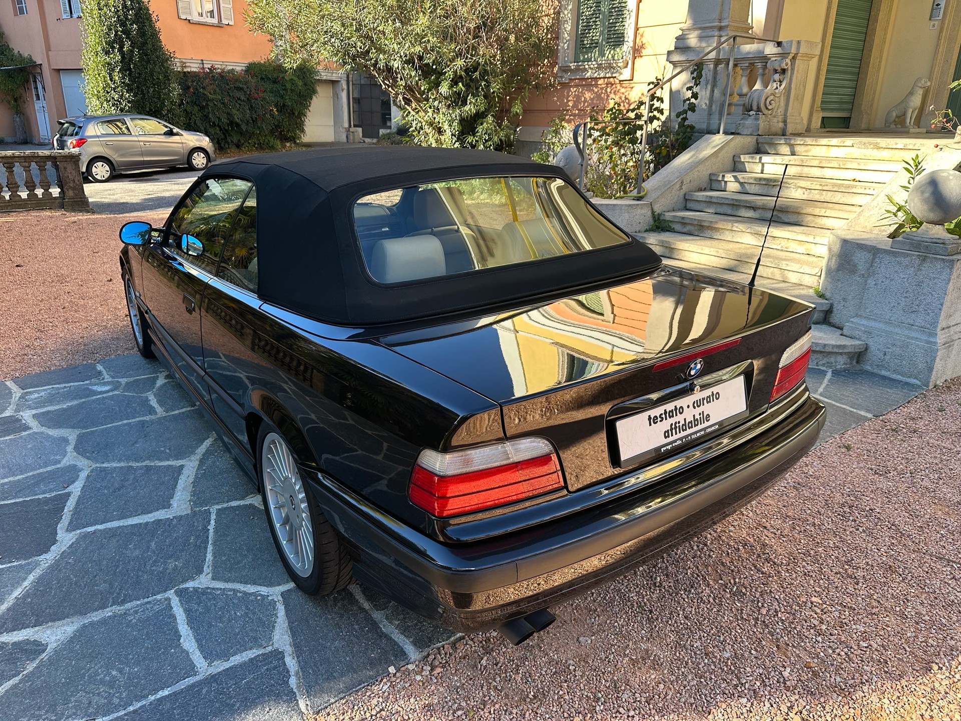 BMW 328i Cabrio-image-1