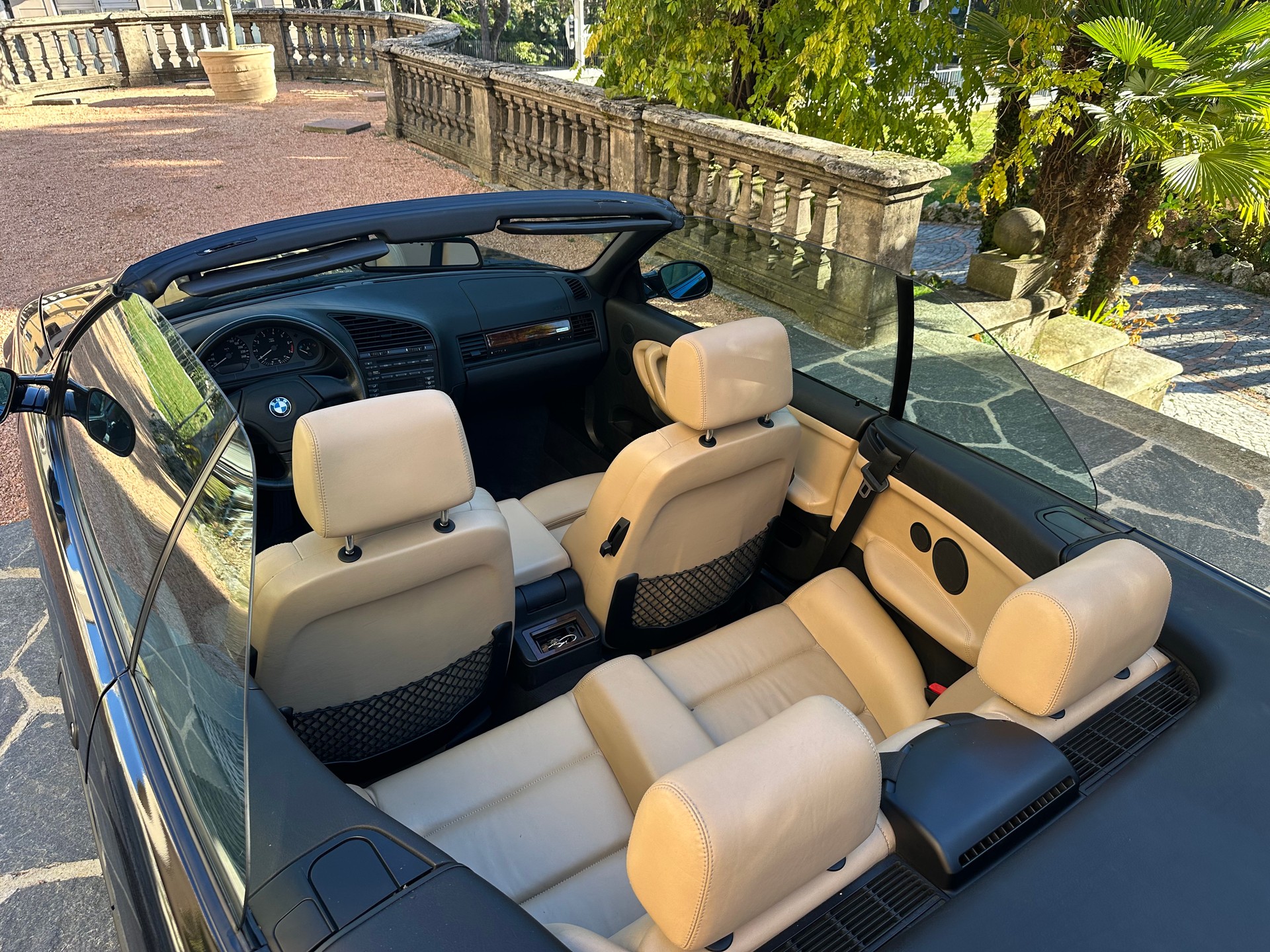 BMW 328i Cabrio-image-8