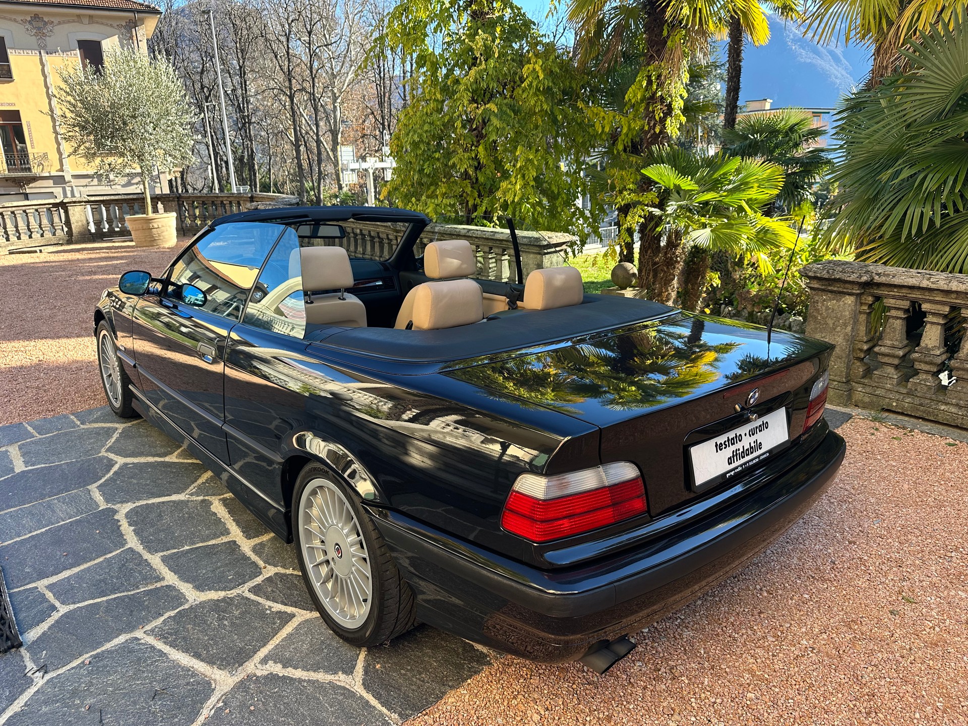 BMW 328i Cabrio-image-9