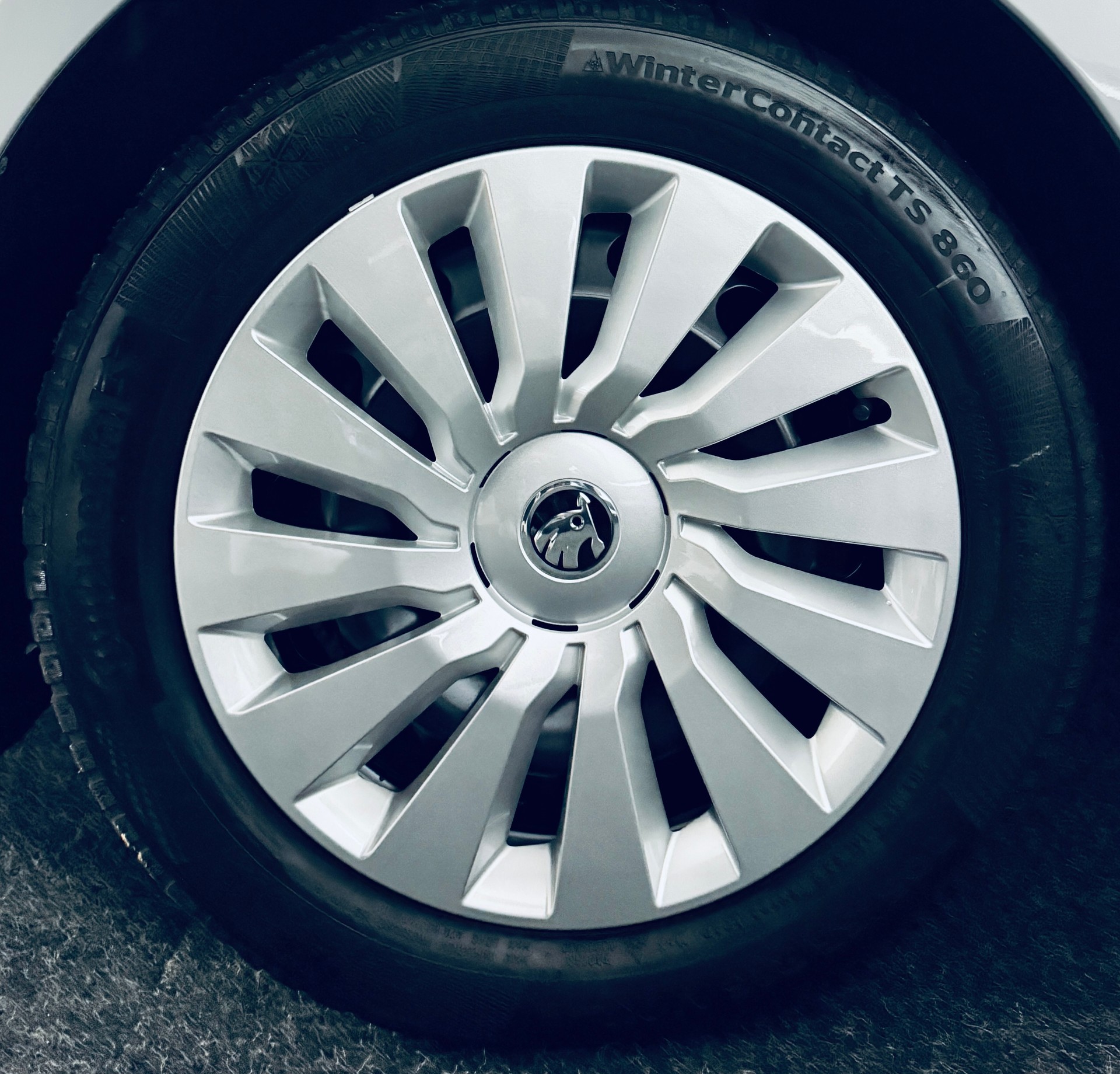 SKODA Octavia Combi 1.6 TDI Ambition DSG-image-24