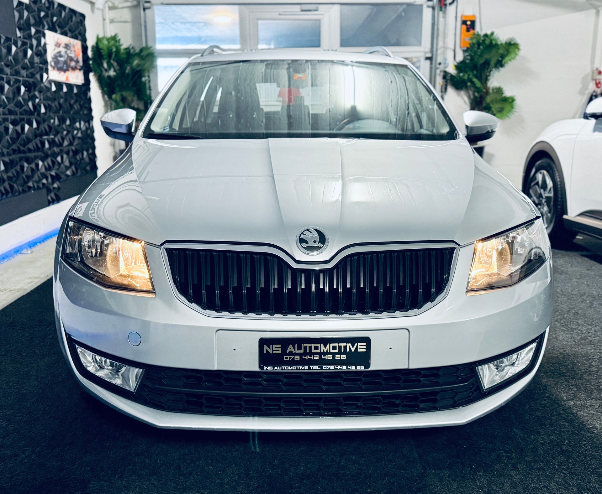 SKODA Octavia Combi 1.6 TDI Ambition DSG-showroom-element-1