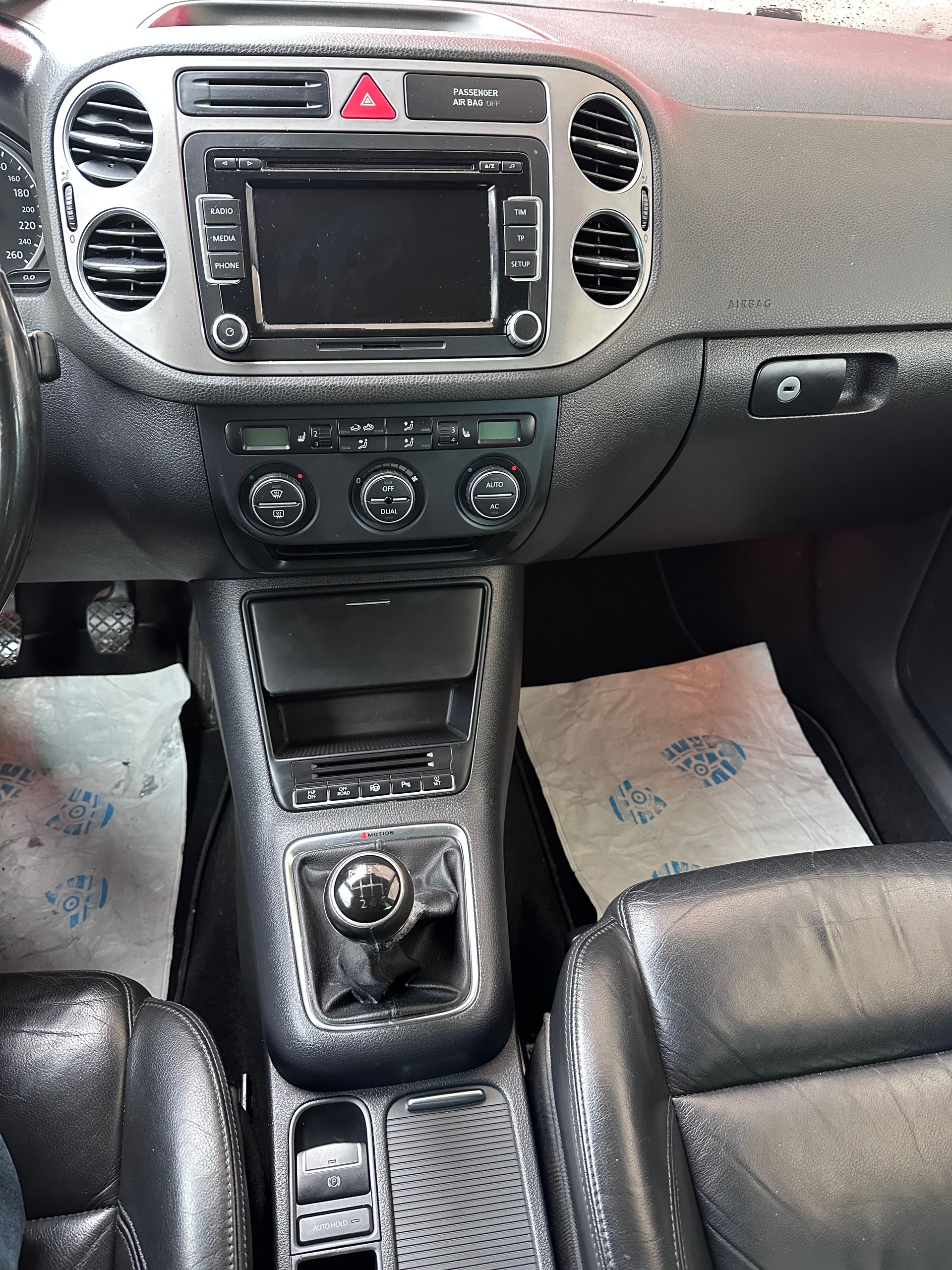 VW Tiguan 2.0 TSI Sport&Style-image-13