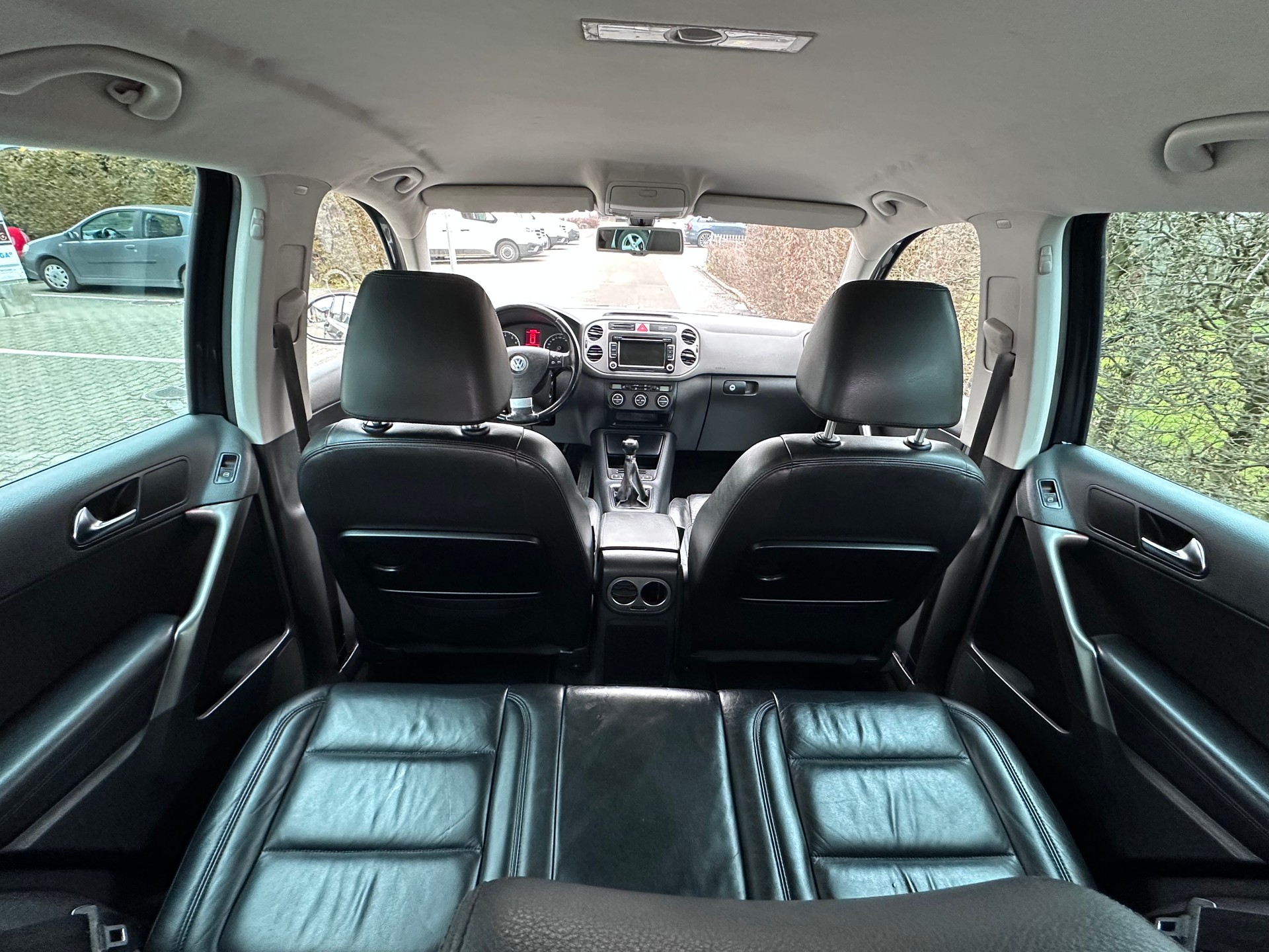 VW Tiguan 2.0 TSI Sport&Style-image-12