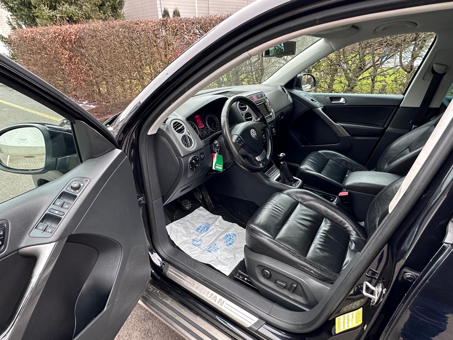 VW Tiguan 2.0 TSI Sport&Style-image-10