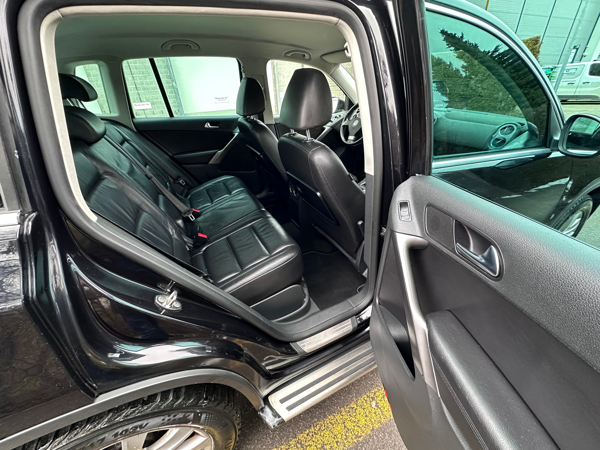 VW Tiguan 2.0 TSI Sport&Style-image-11