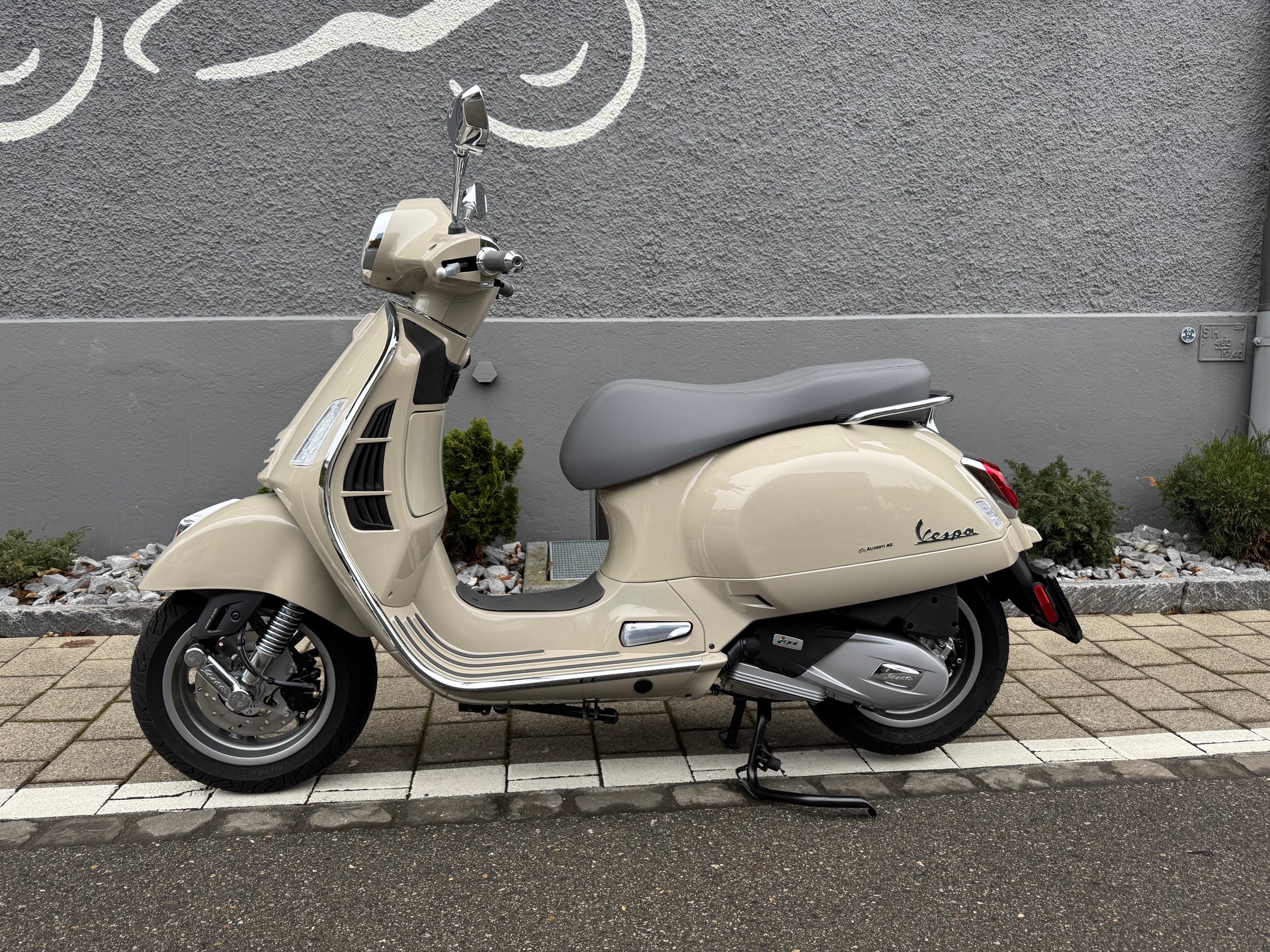 PIAGGIO Vespa GTS 125 RST Euro 5+-image-0