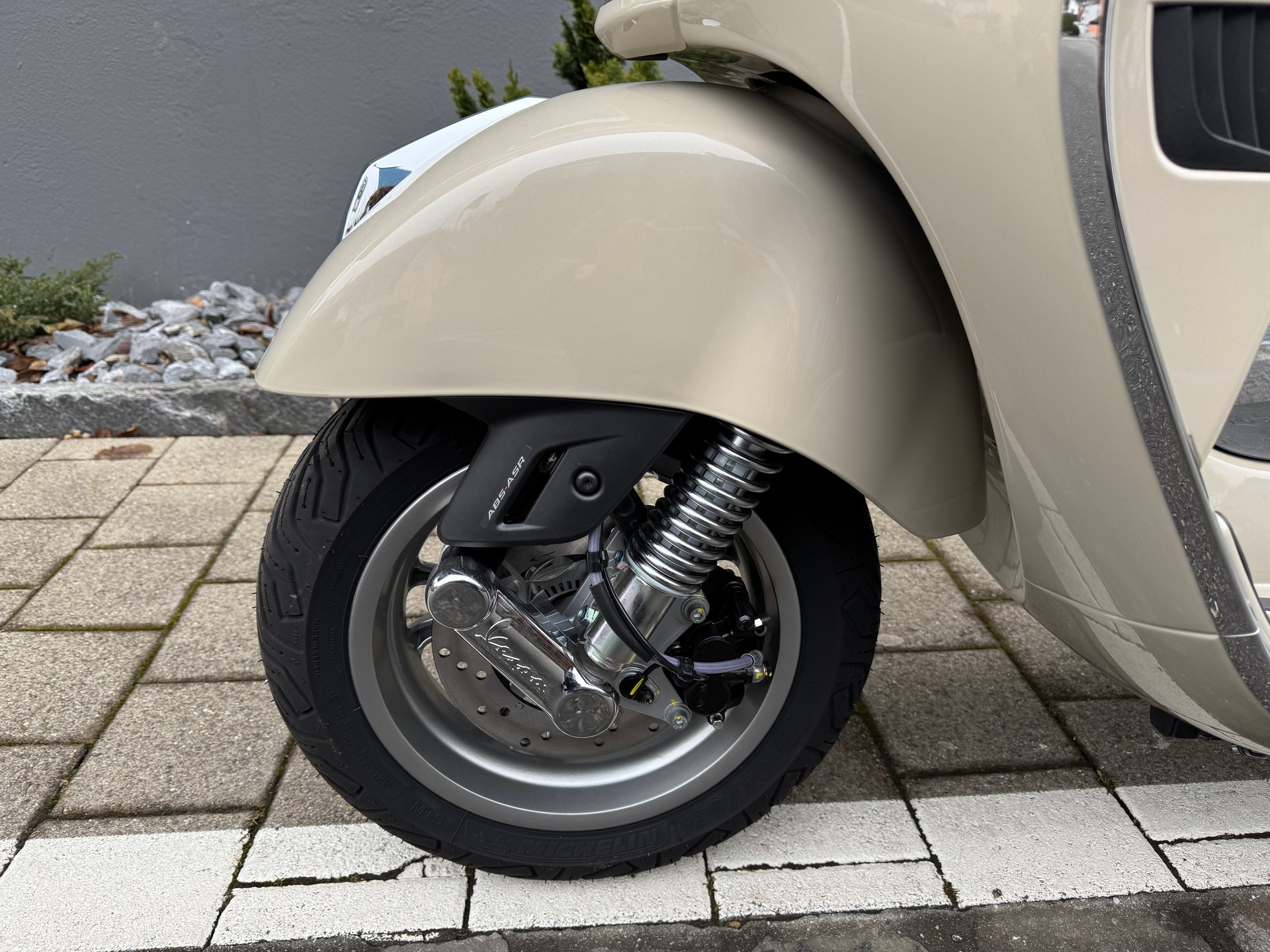 PIAGGIO Vespa GTS 125 RST Euro 5+-image-4