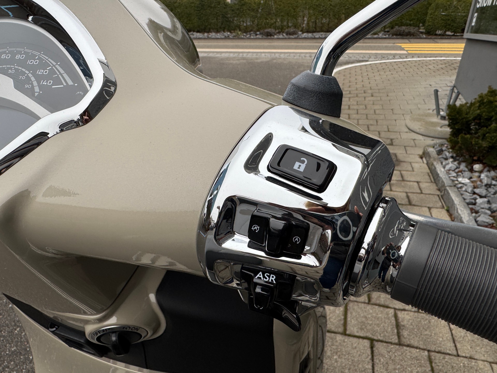 PIAGGIO Vespa GTS 125 RST Euro 5+-image-5