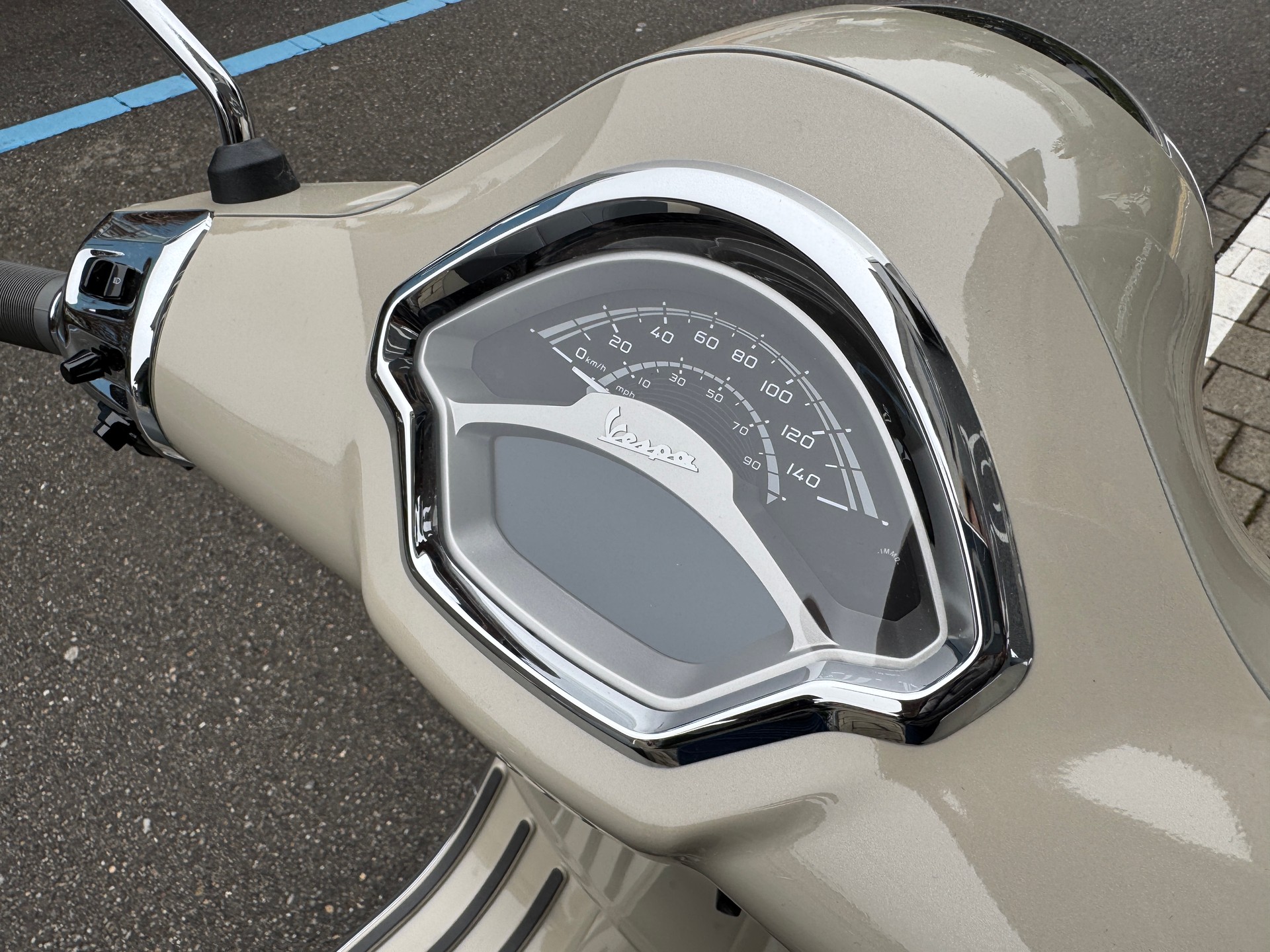 PIAGGIO Vespa GTS 125 RST Euro 5+-image-2
