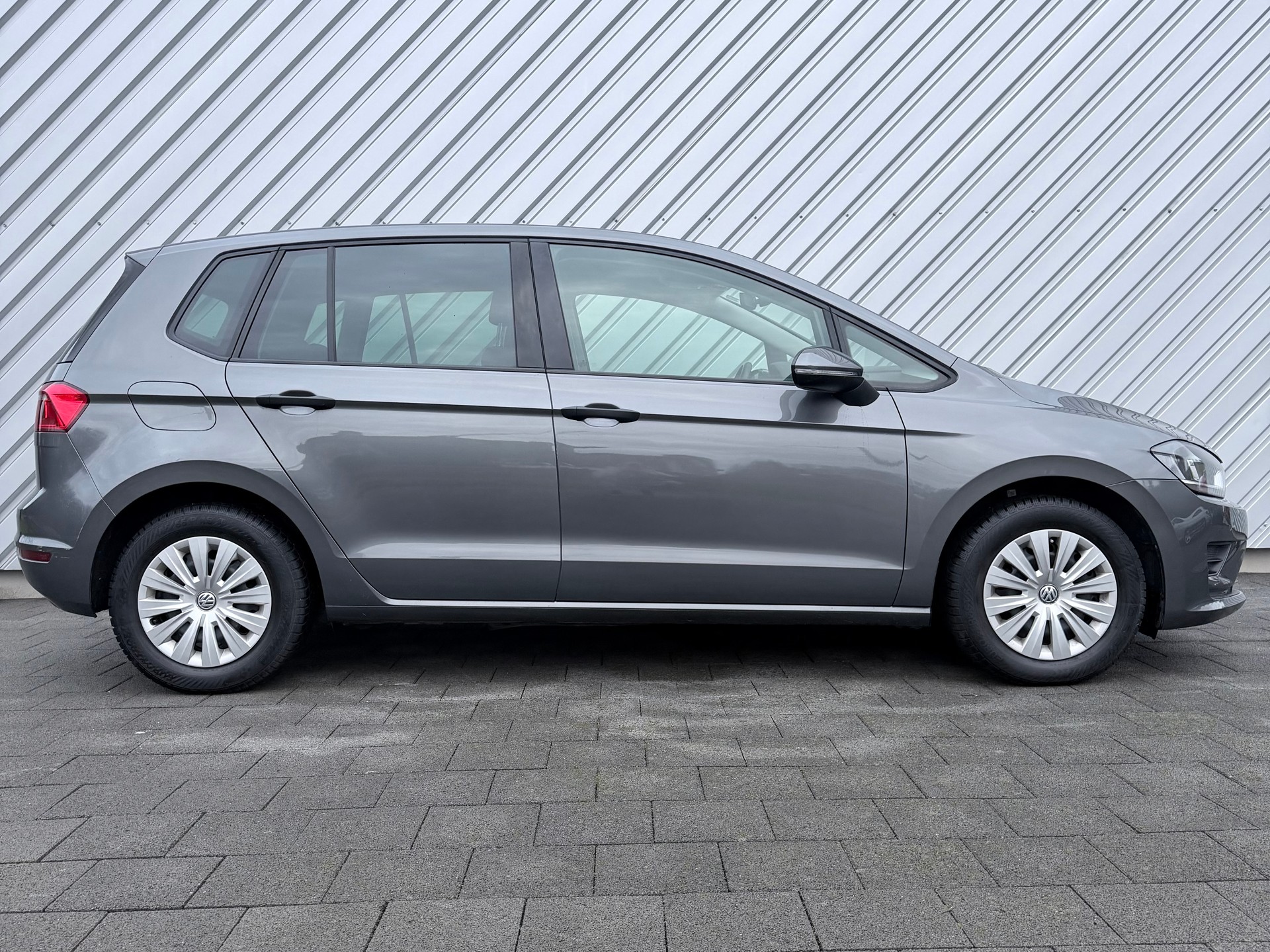 VW Golf Sportsvan 1.2 TSI Trendline-showroom-element-1