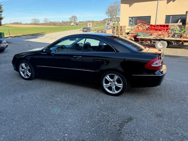MERCEDES-BENZ CLK 320 Avantgarde Automatic Designo-image-2