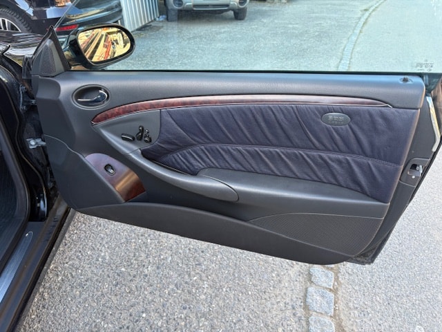 MERCEDES-BENZ CLK 320 Avantgarde Automatic Designo-image-11