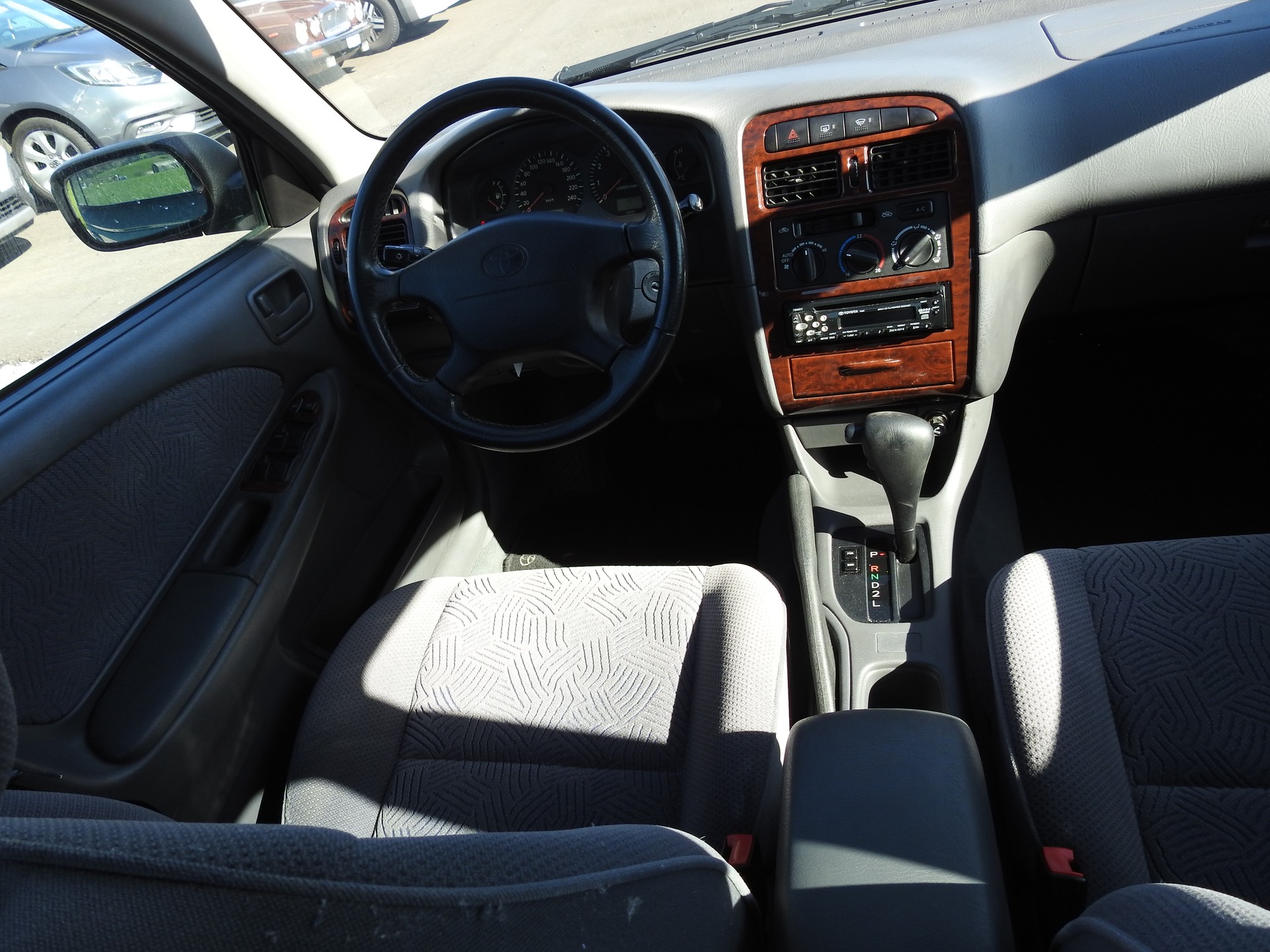 TOYOTA Avensis 2.0 Linea Sol-image-18