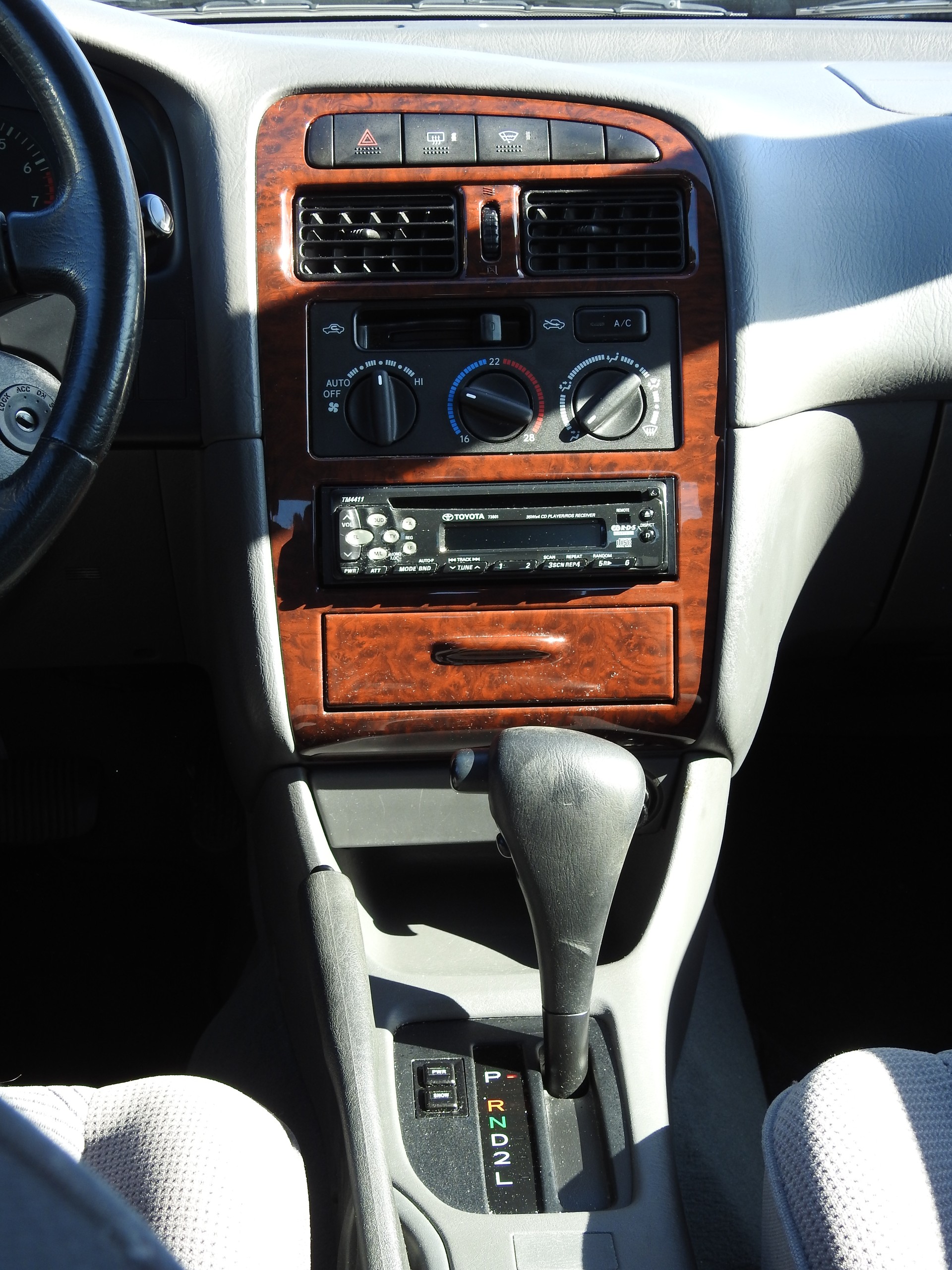 TOYOTA Avensis 2.0 Linea Sol-image-16