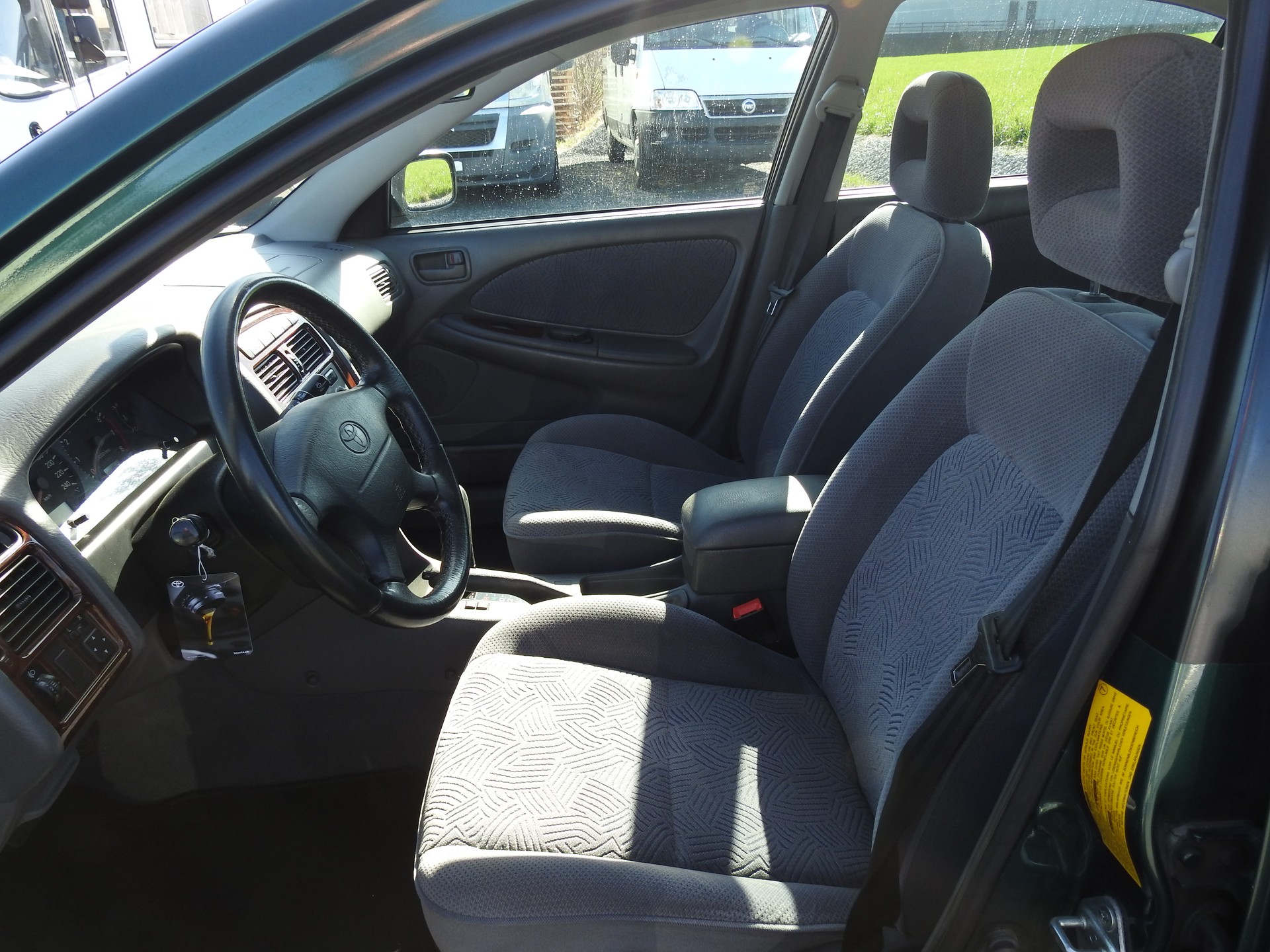 TOYOTA Avensis 2.0 Linea Sol-image-11