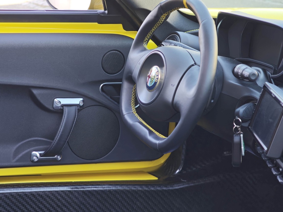 ALFA ROMEO 4C Spider 1750 TBi-image-11