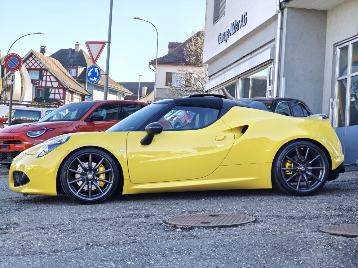 ALFA ROMEO 4C Spider 1750 TBi-image-1