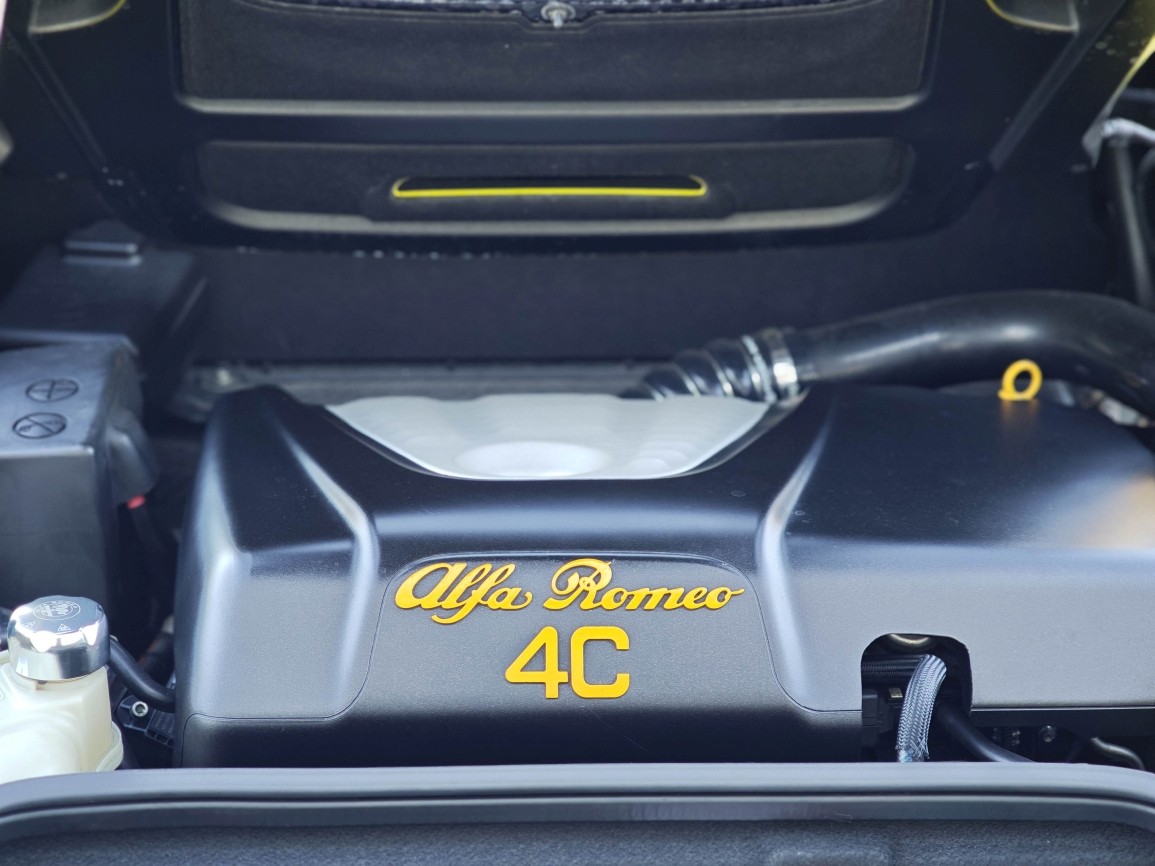 ALFA ROMEO 4C Spider 1750 TBi-image-13
