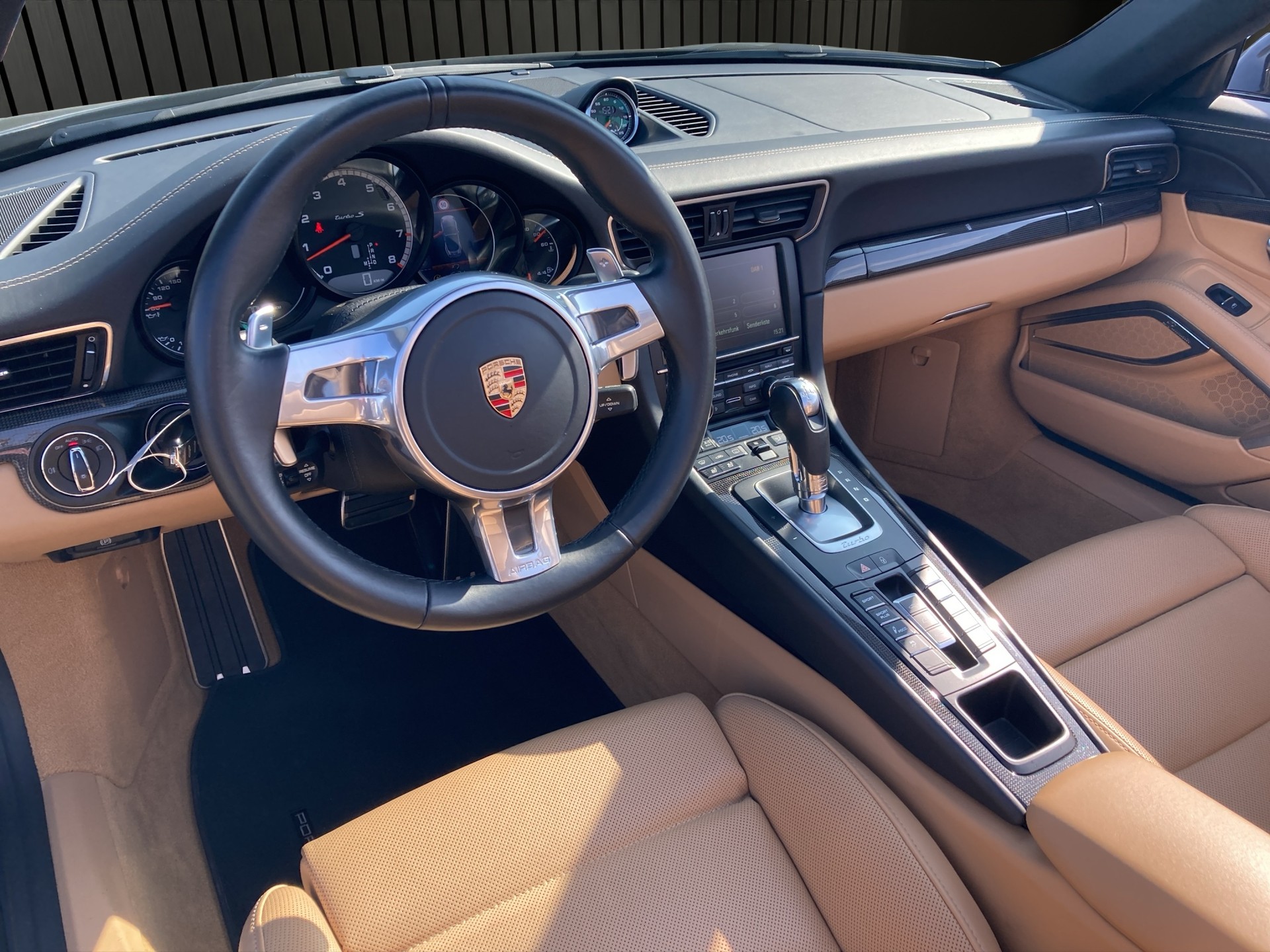 PORSCHE 911 Carrera Turbo S Cabriolet-image-9