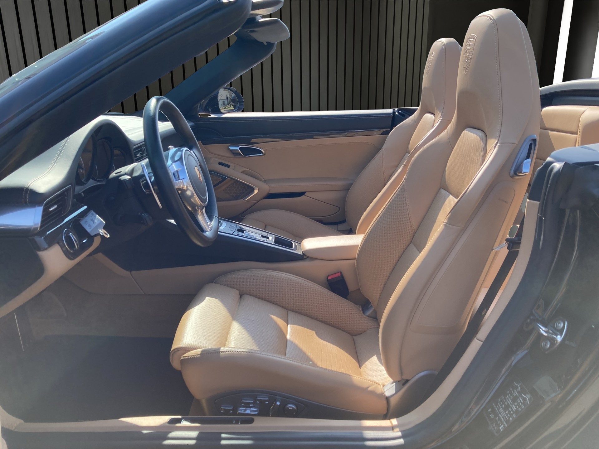 PORSCHE 911 Carrera Turbo S Cabriolet-image-8
