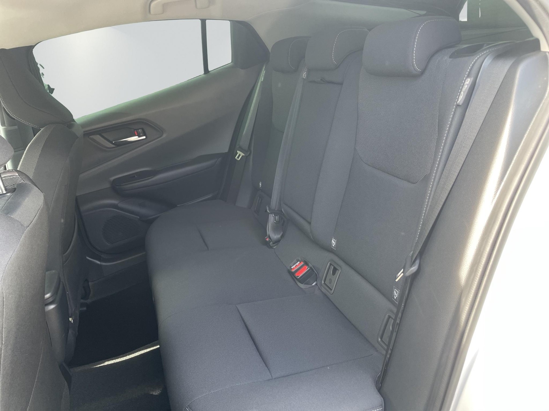 TOYOTA Prius 2.0 Plug-In-Hybrid Style-image-12