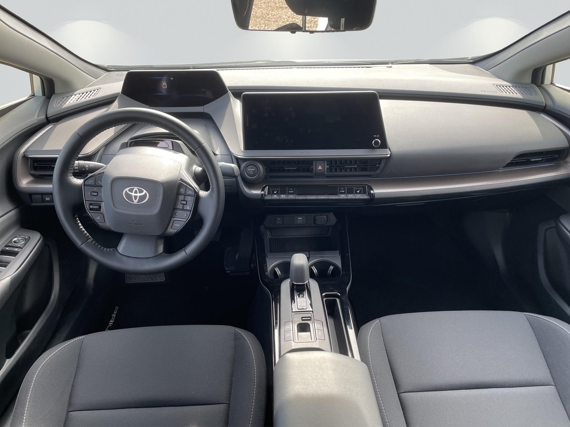 TOYOTA Prius 2.0 Plug-In-Hybrid Style-image-11