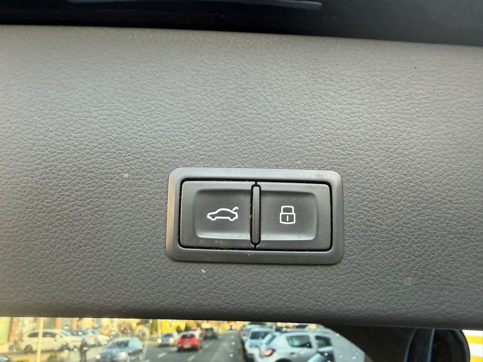 AUDI A6 allroad 3.0 BiTDI V6 quattro tiptronic-image-17