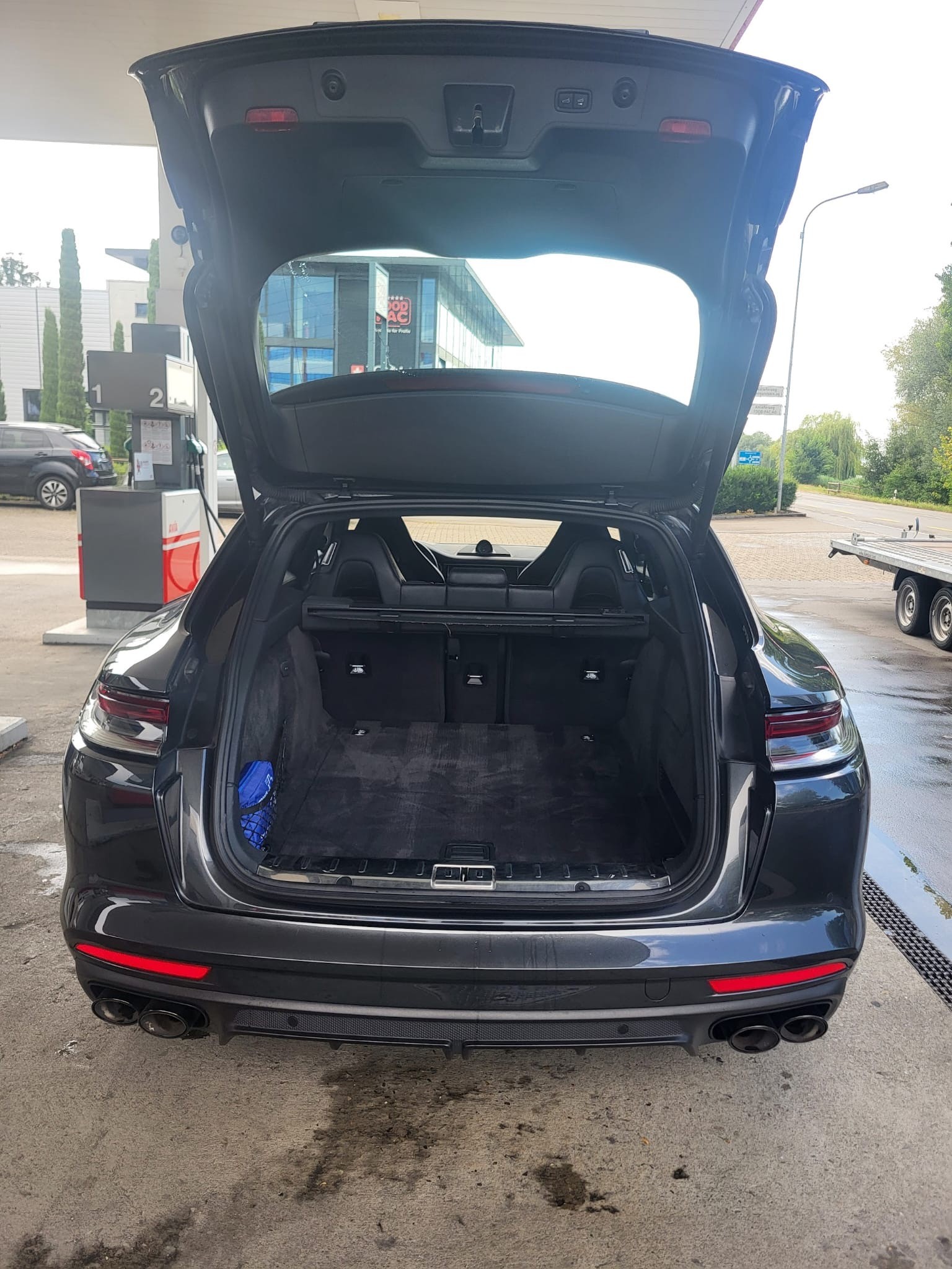 PORSCHE Panamera 4S Executive E-Hybrid PDK-image-8