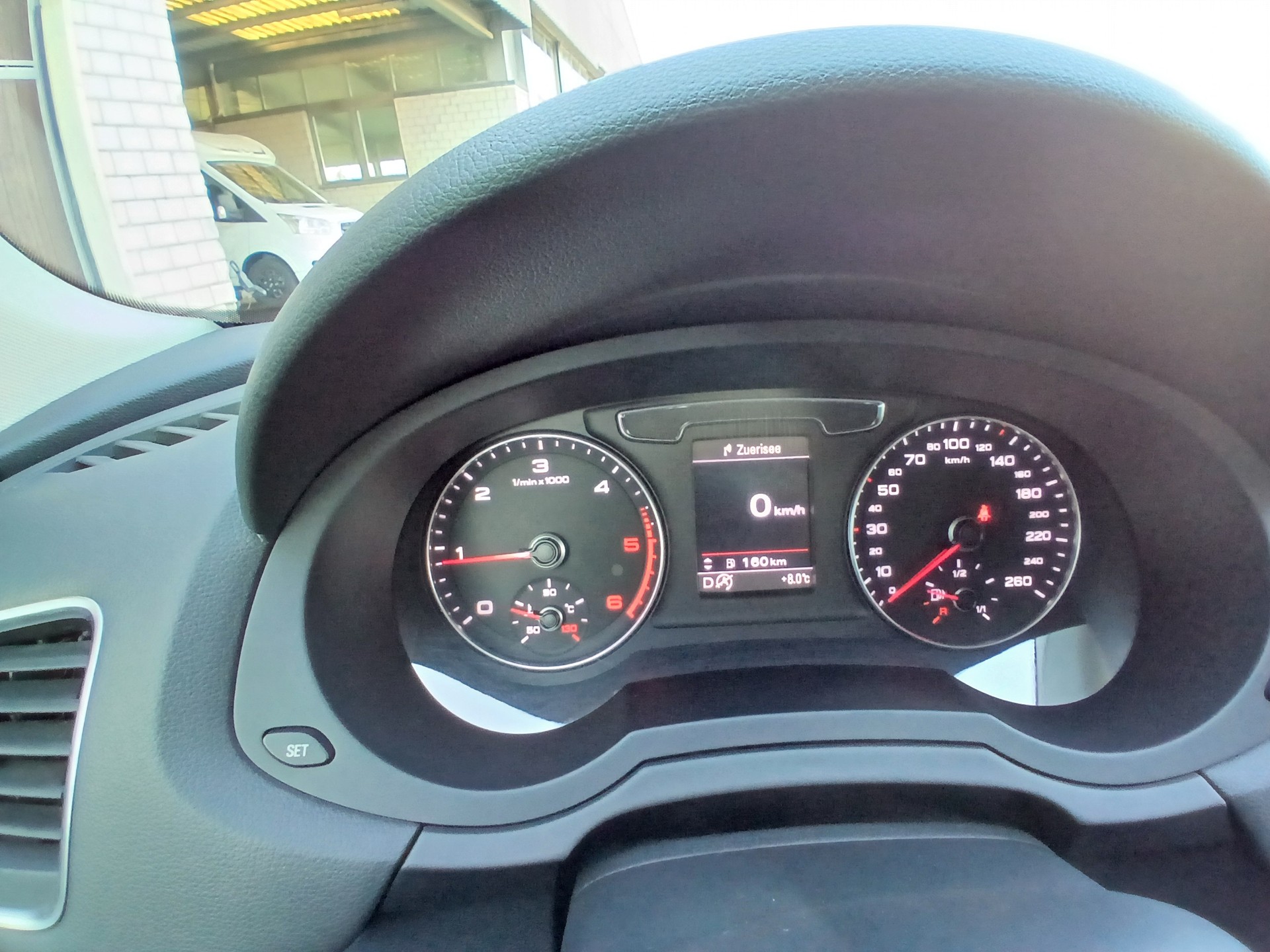 AUDI Q3 2.0 TDI quattro S-tronic-image-9