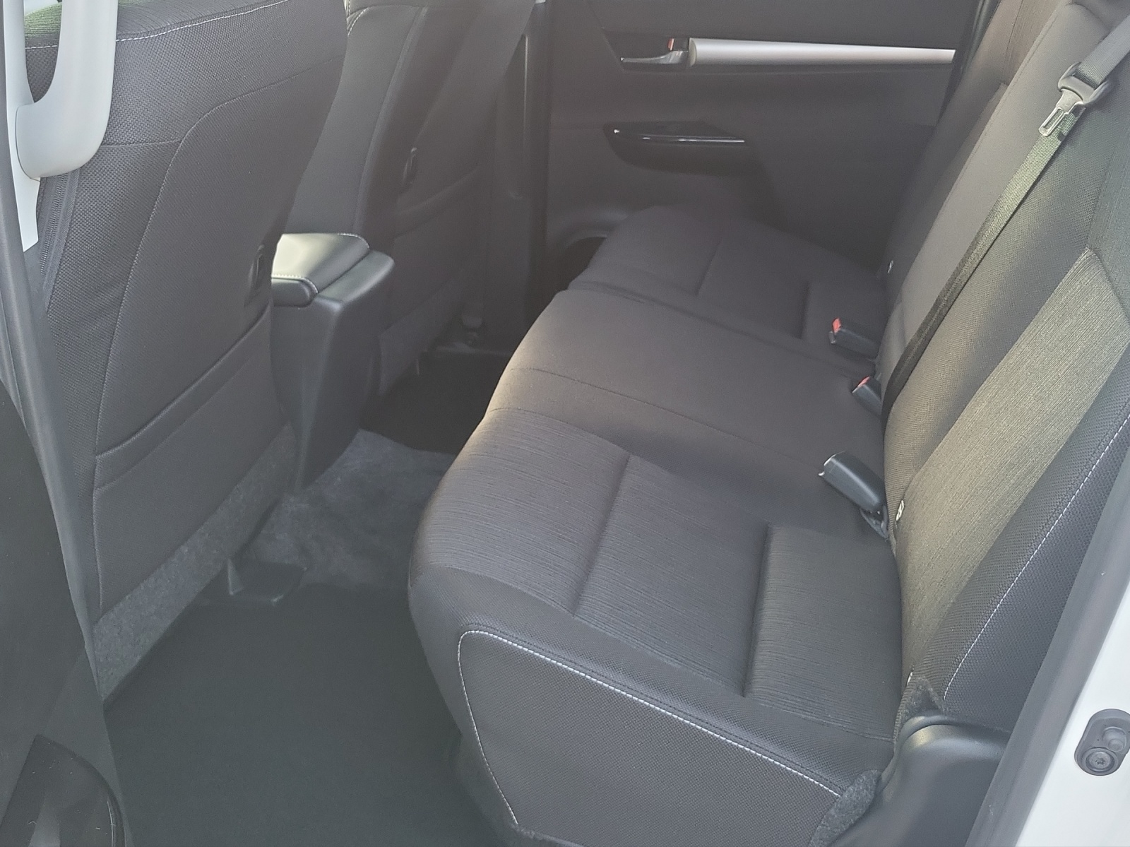 TOYOTA Hilux Double Cab.-Pick-up 2.8 Style AWD-image-14