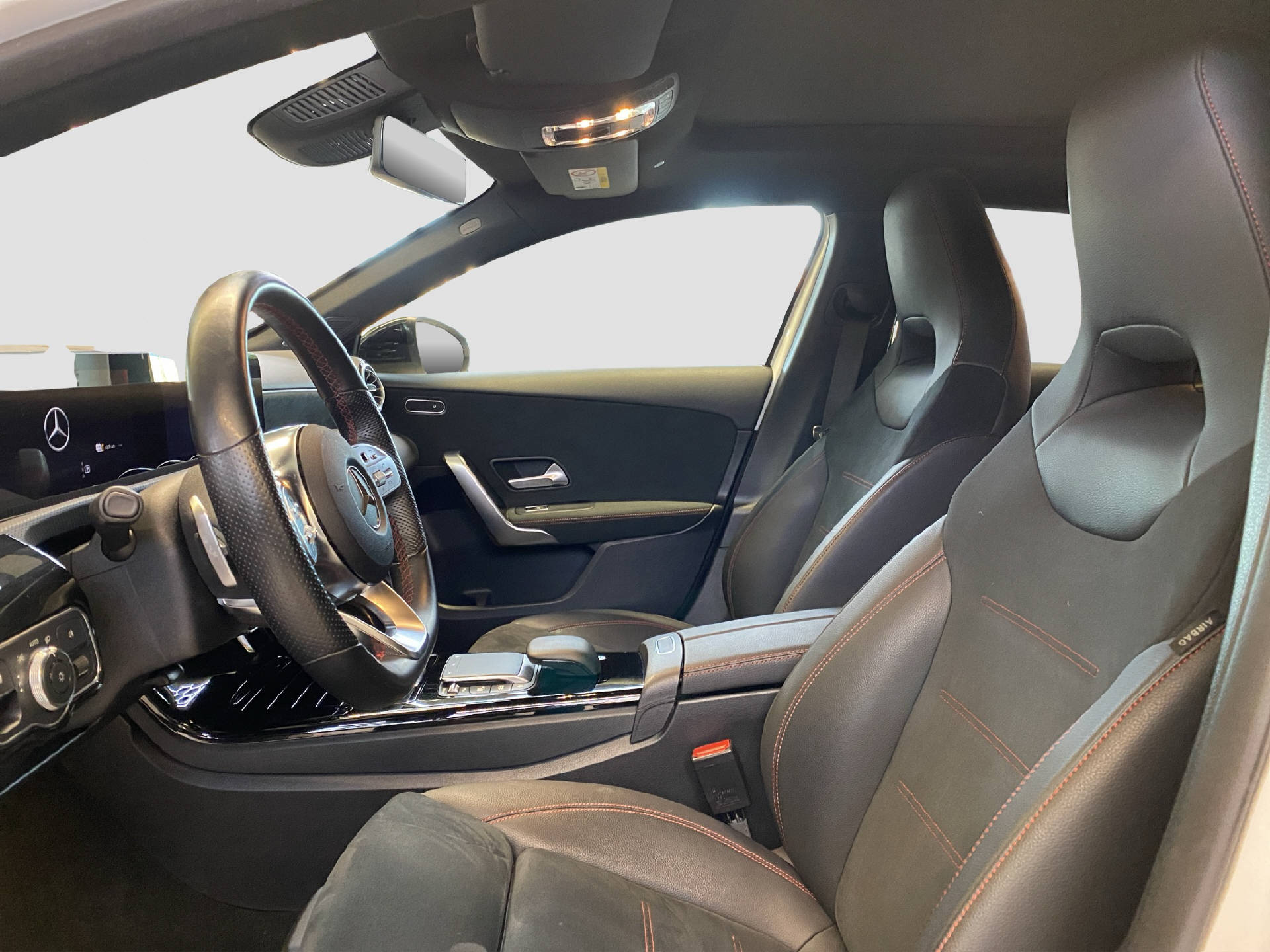 MERCEDES-BENZ A 250 e AMG Line-image-6