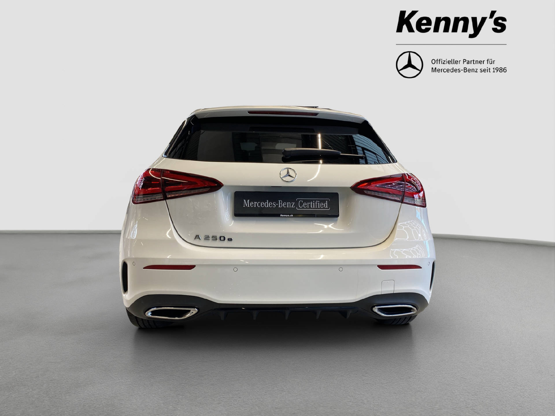 MERCEDES-BENZ A 250 e AMG Line-image-4