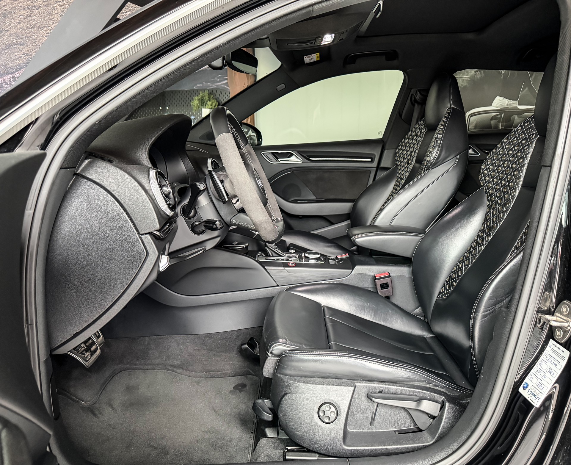 AUDI RS3 Sportback 2.5 TSI quattro S-tronic-image-7