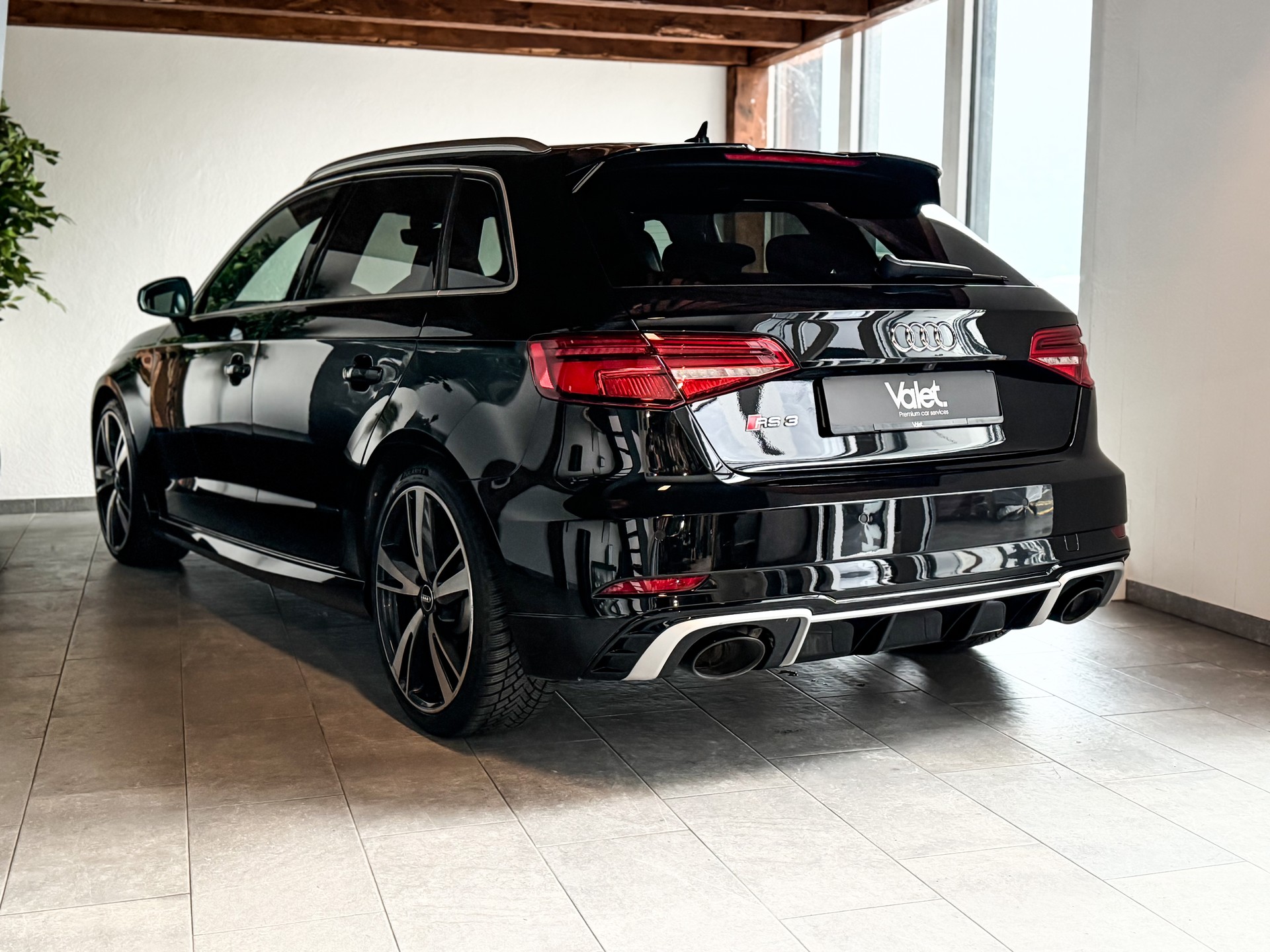 AUDI RS3 Sportback 2.5 TSI quattro S-tronic-image-4