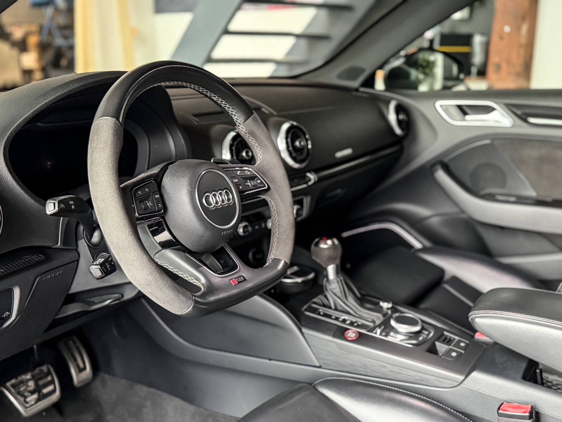 AUDI RS3 Sportback 2.5 TSI quattro S-tronic-image-9