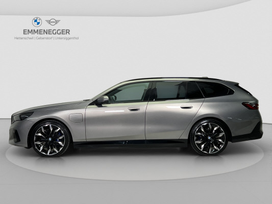 BMW 550e xDr M Sport Pro Tour-image-1