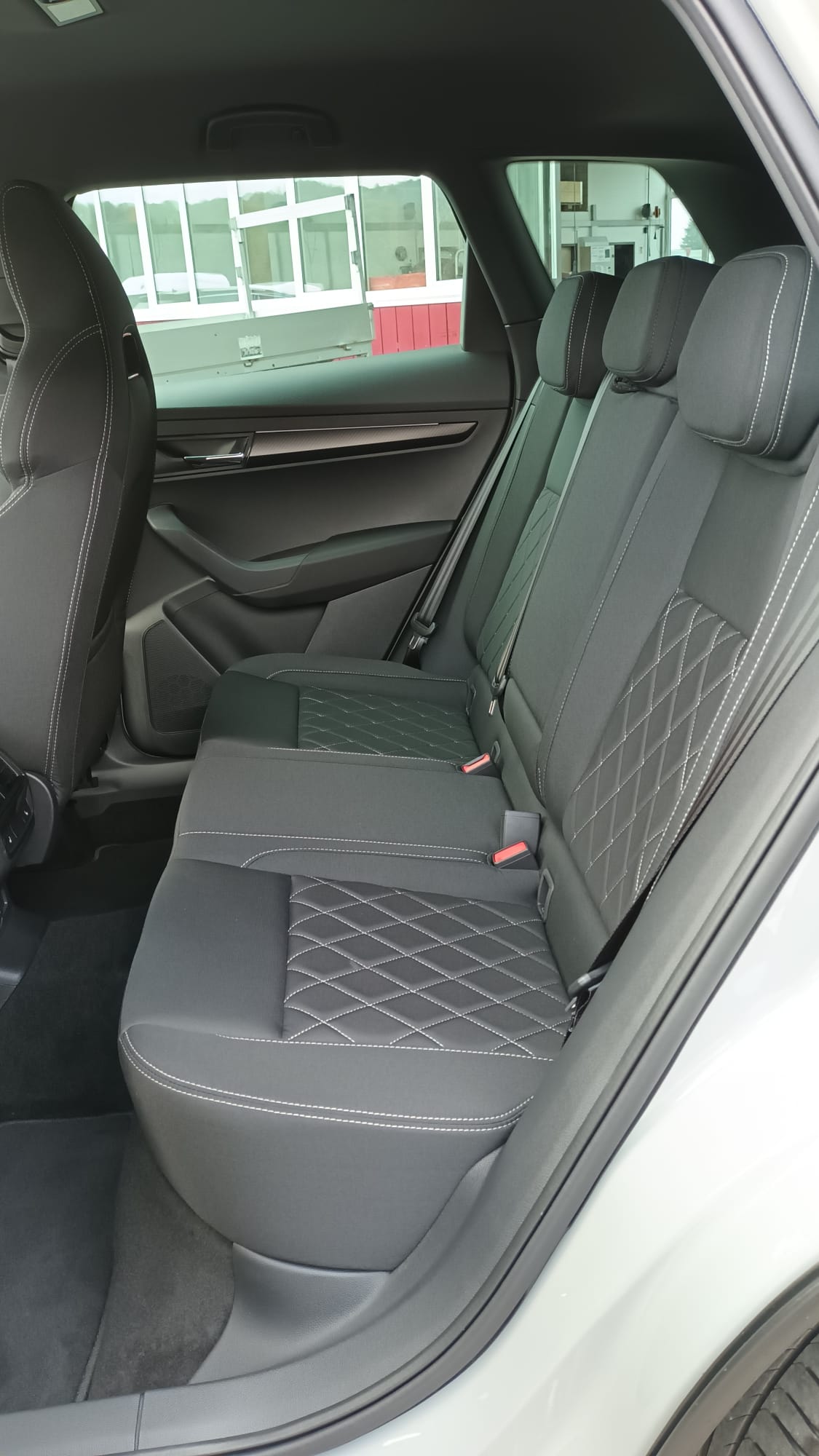 SKODA Karoq 2.0 TSI SportLine 4x4 DSG-image-13