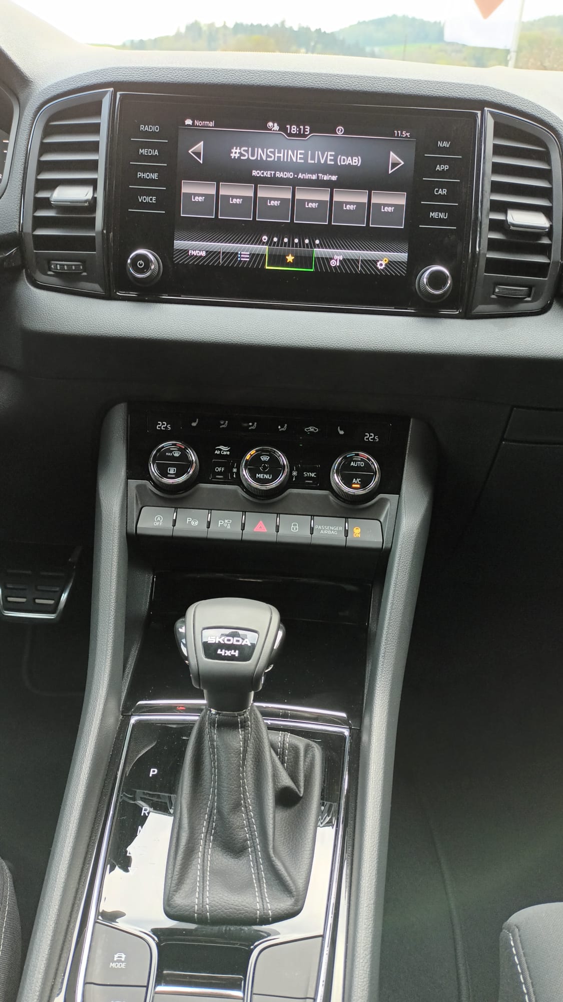 SKODA Karoq 2.0 TSI SportLine 4x4 DSG-image-10