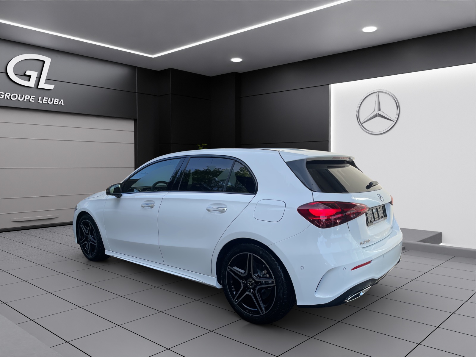 MERCEDES-BENZ A 250 4Matic 8G-DCT-showroom-element-3