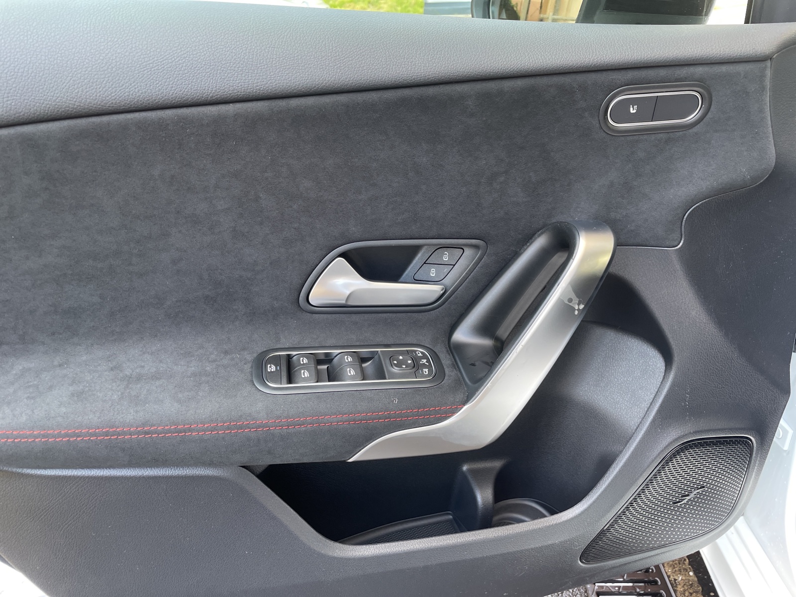 MERCEDES-BENZ A 250 4Matic 8G-DCT-image-11