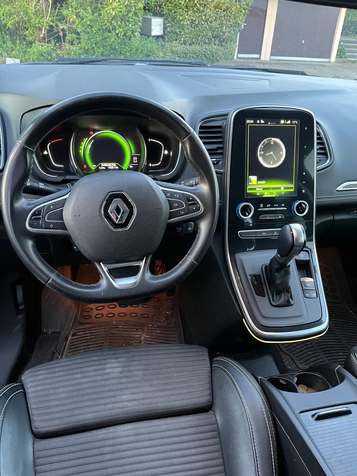 RENAULT Grand Scénic 1.6 dCi Bose EDC-image-7