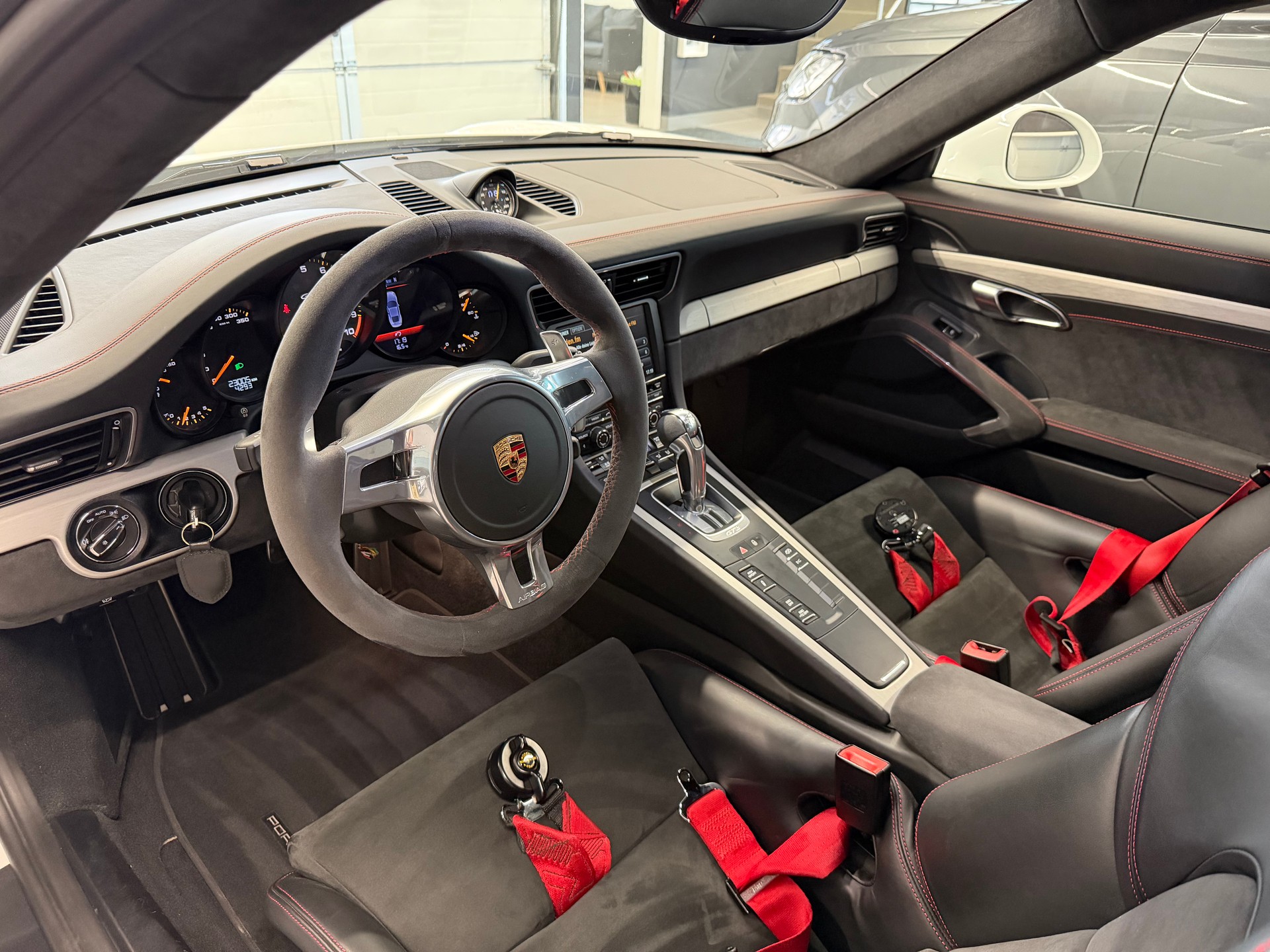 PORSCHE 911 GT3 PDK Clubsport **Porsche Approved Garantie**-image-9