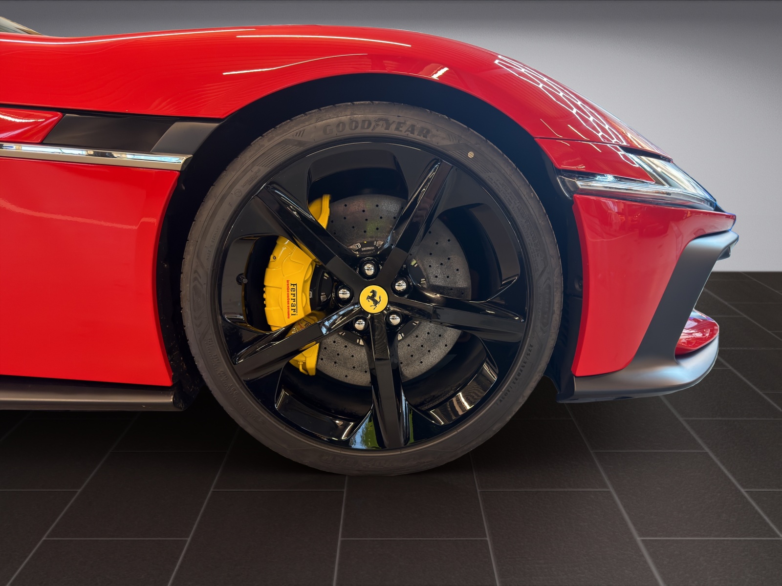 FERRARI 12 Cilindri 6.5-image-8