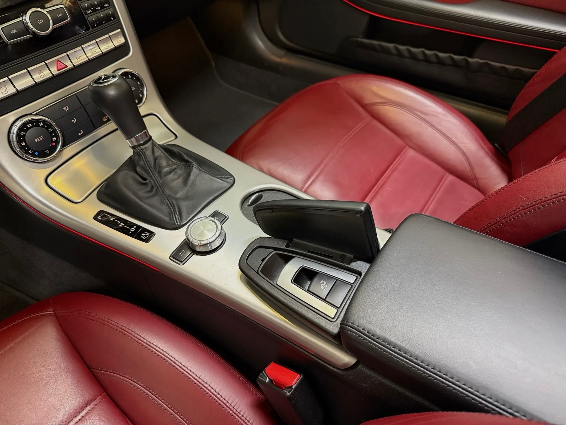MERCEDES-BENZ SLK 55 AMG 7G-Tronic Speedshift Plus-image-22
