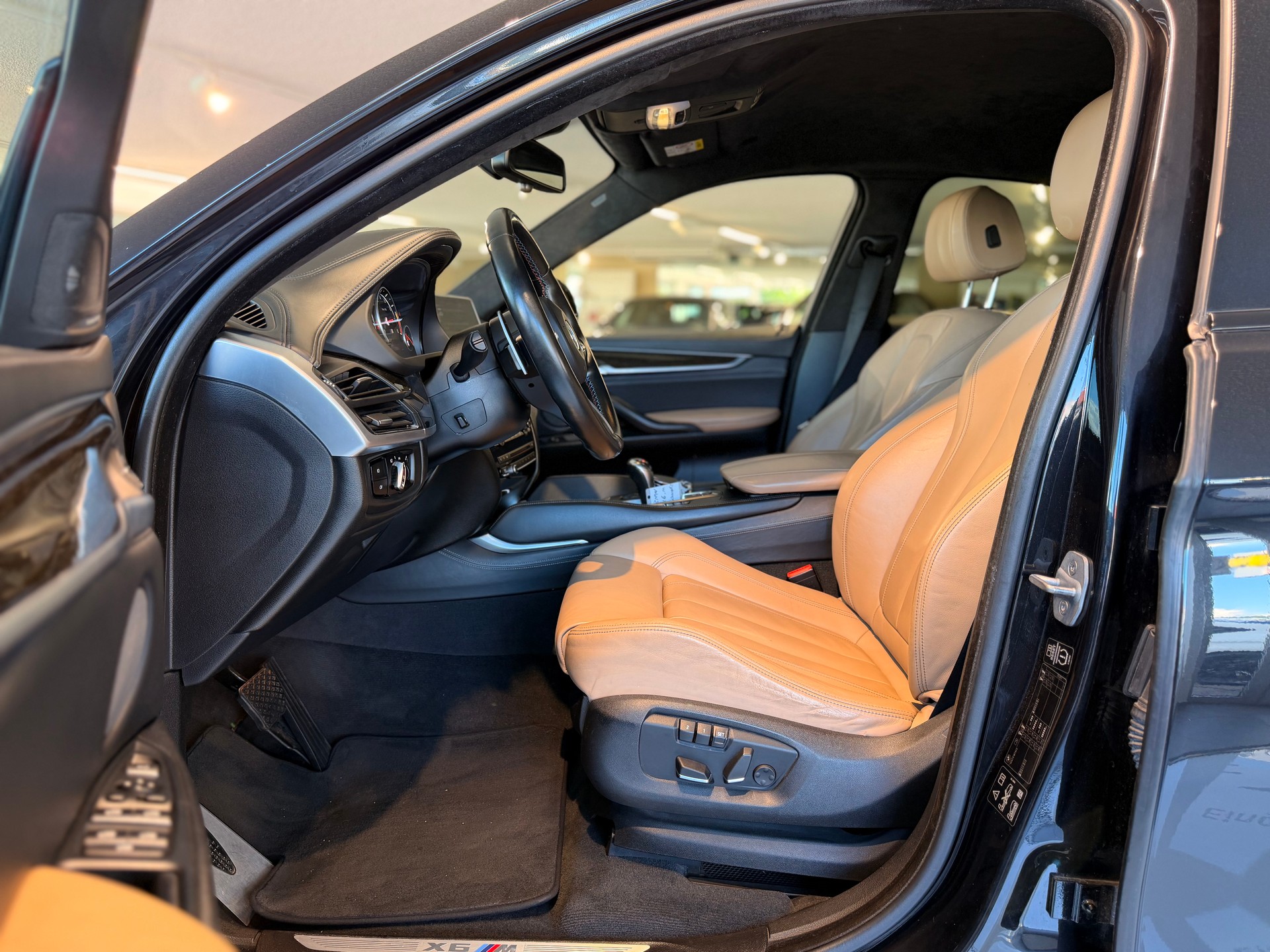 BMW X6M Steptronic-image-12